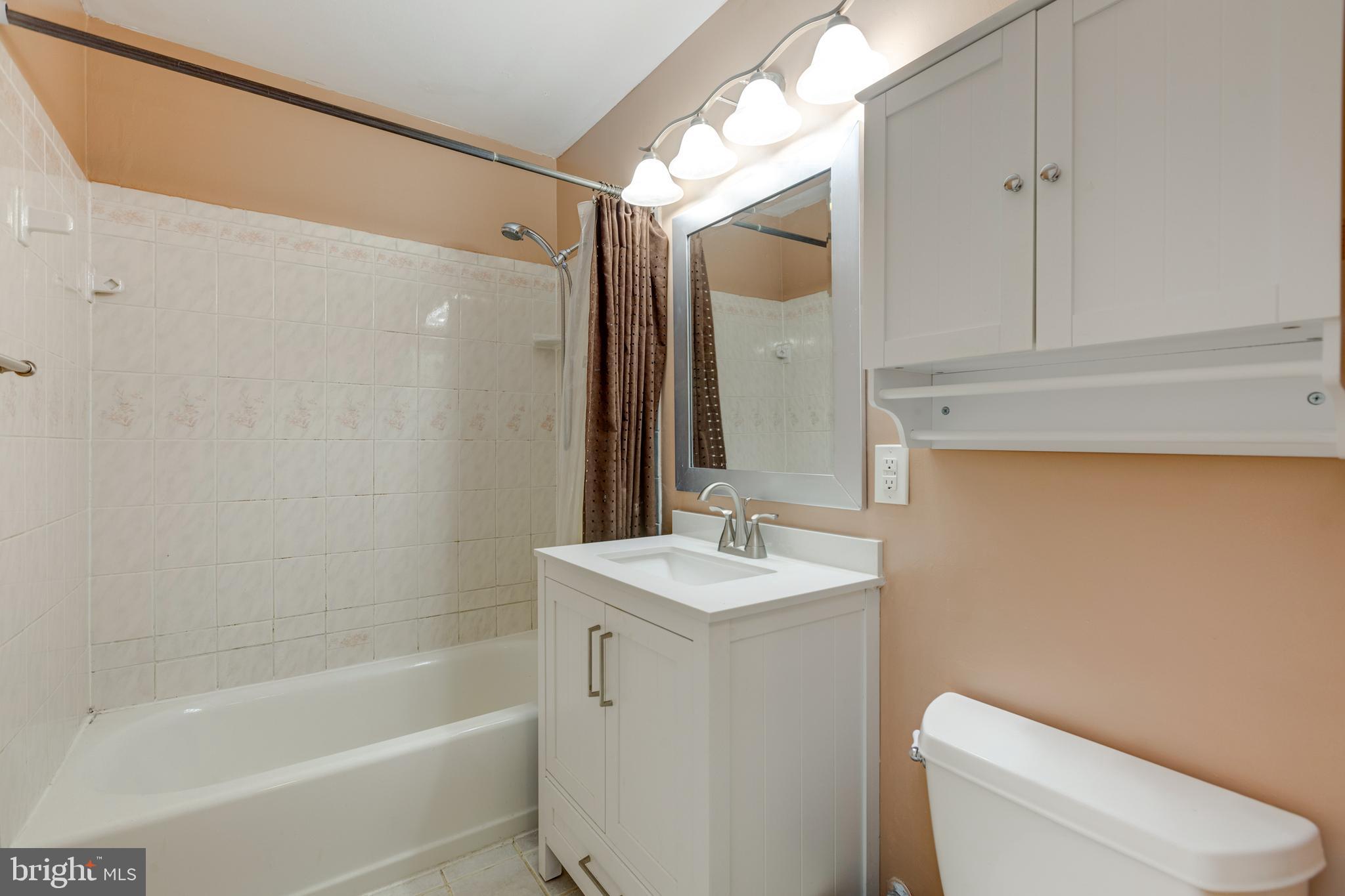 WEST LAWN - Residential