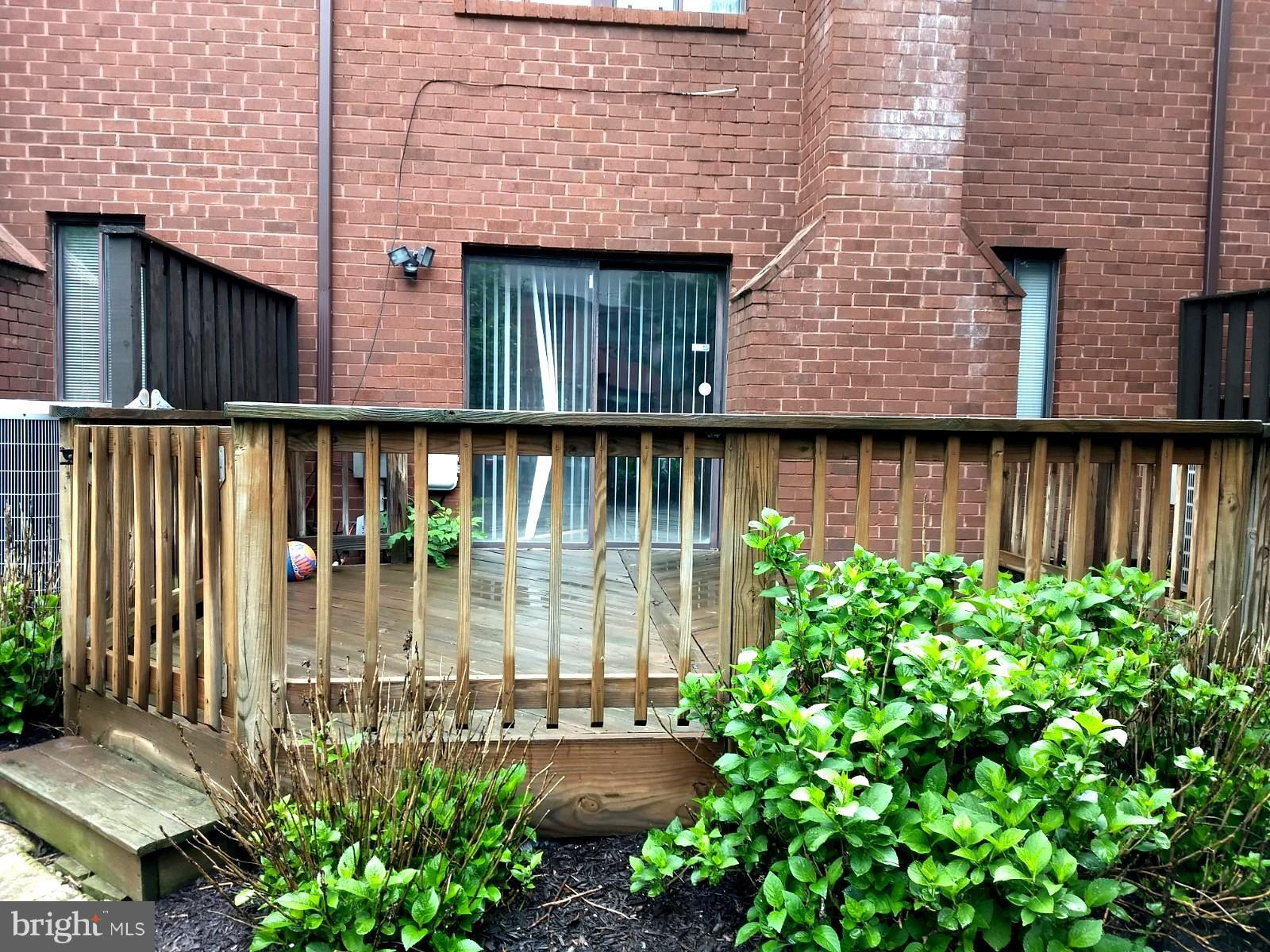 SLADE VILLAGE - Residential