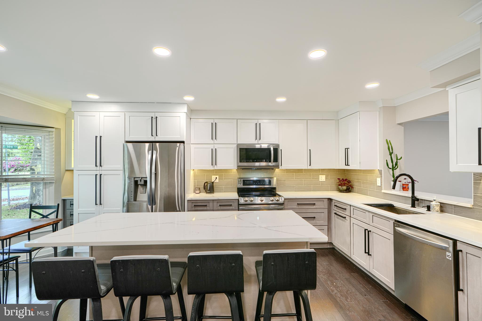 BROADVIEW - Residential