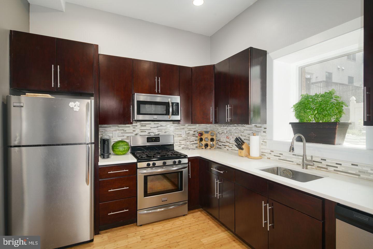 FAIRMOUNT - Residential