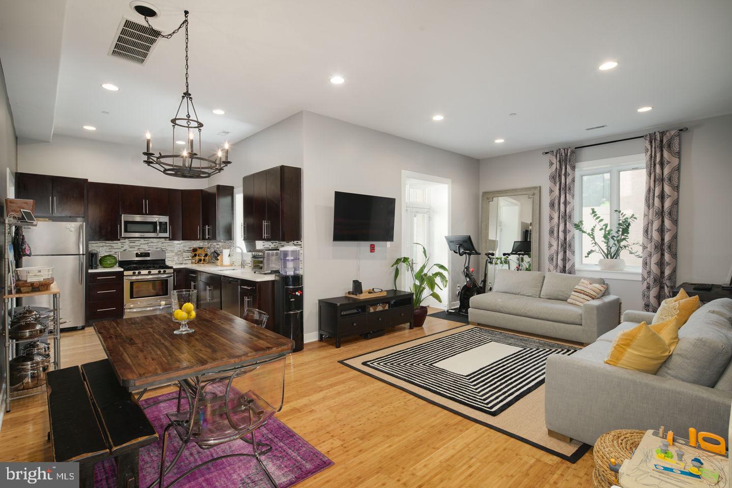FAIRMOUNT - Residential