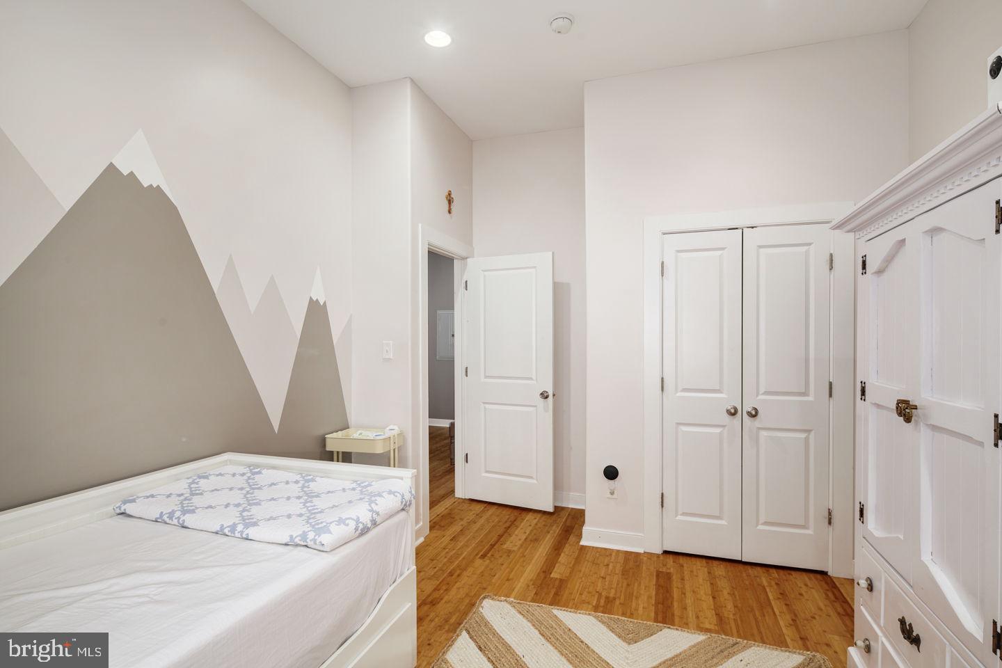 FAIRMOUNT - Residential