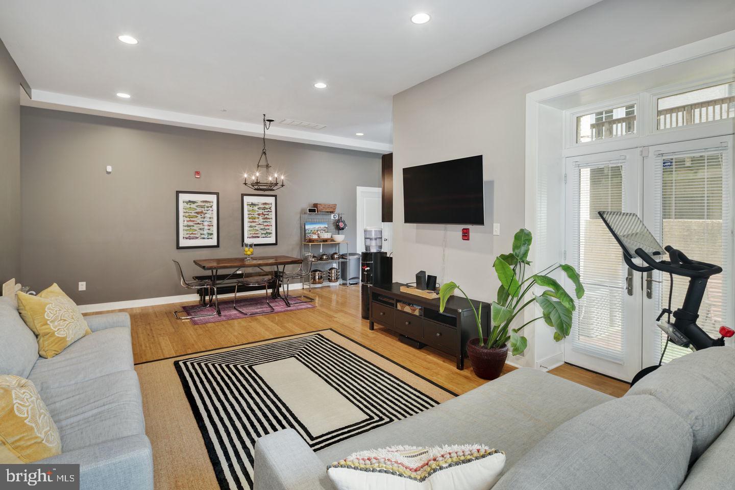 FAIRMOUNT - Residential