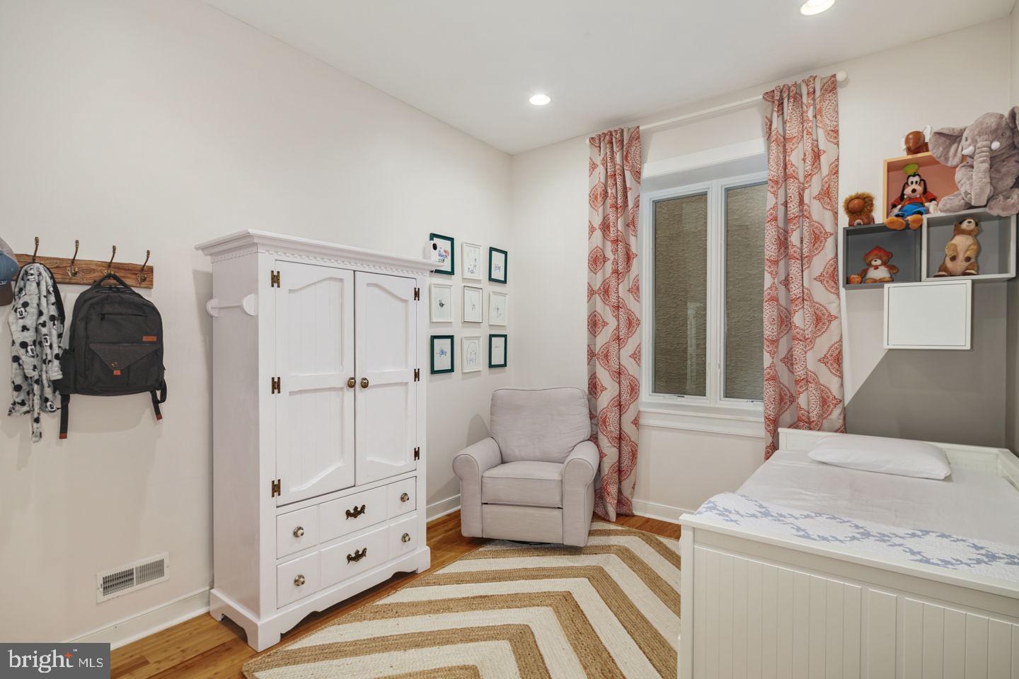 FAIRMOUNT - Residential