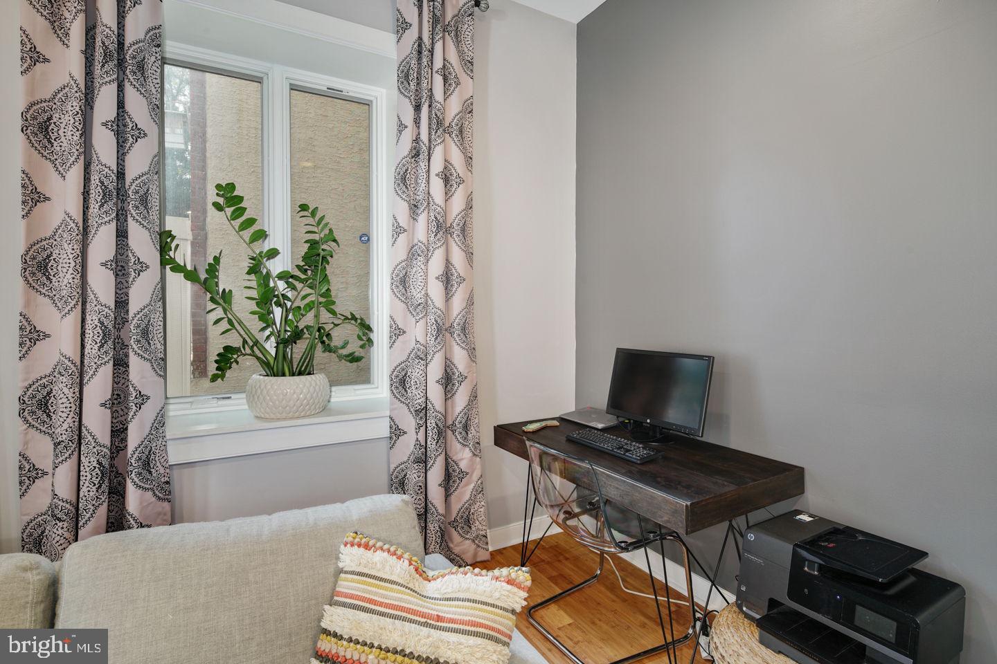 FAIRMOUNT - Residential