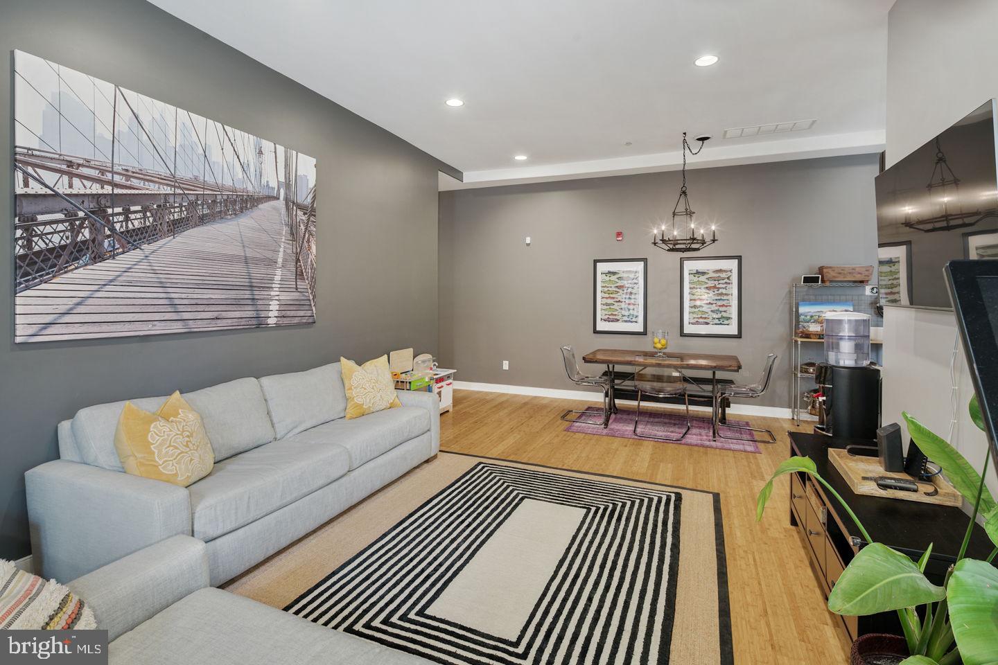 FAIRMOUNT - Residential
