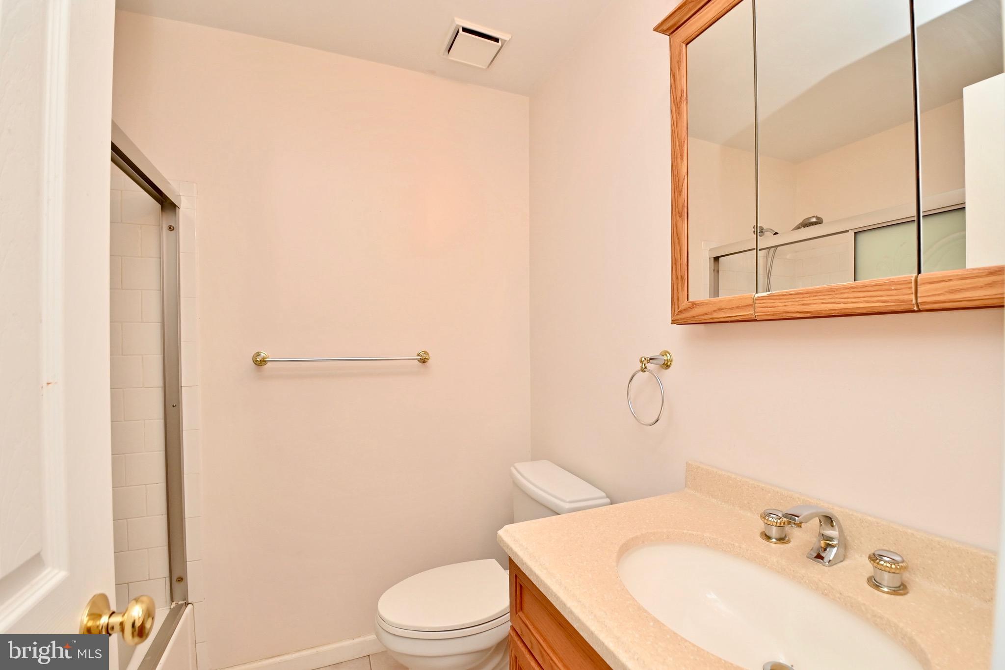 VILLAGE OF MOUNT AIR - Residential Lease