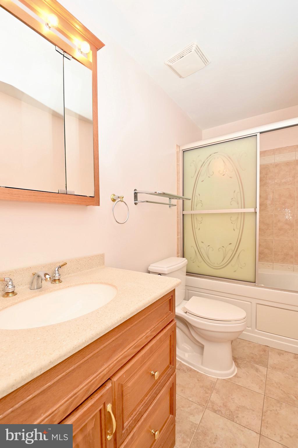 VILLAGE OF MOUNT AIR - Residential Lease