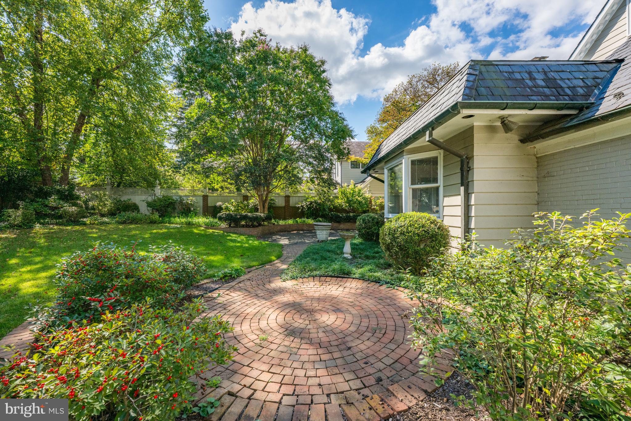 CHEVY CHASE VILLAGE - Residential