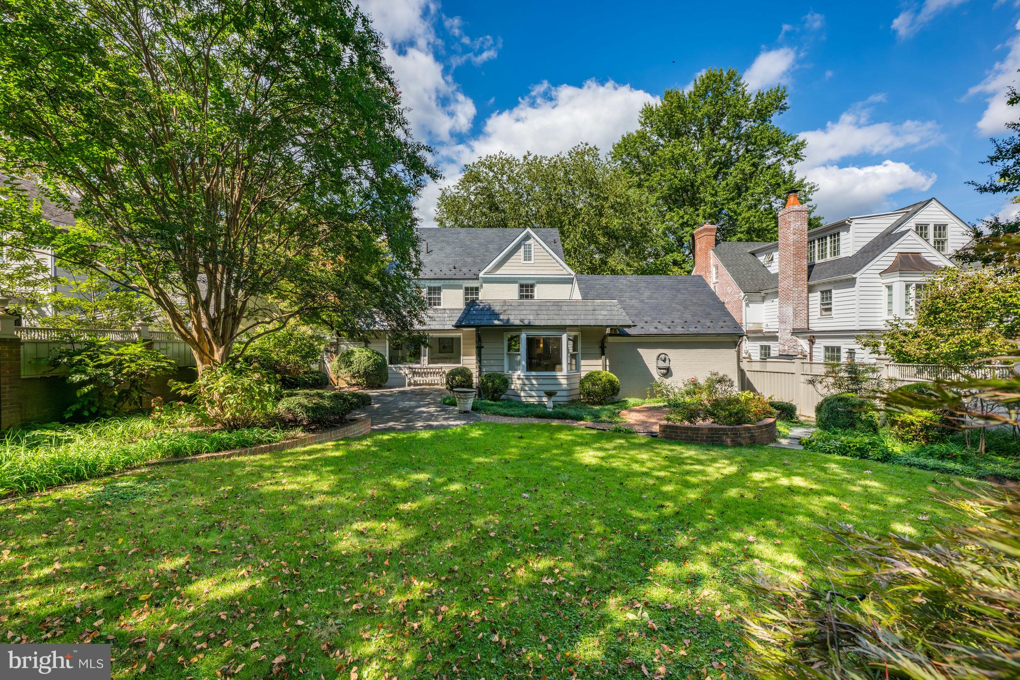 CHEVY CHASE VILLAGE - Residential