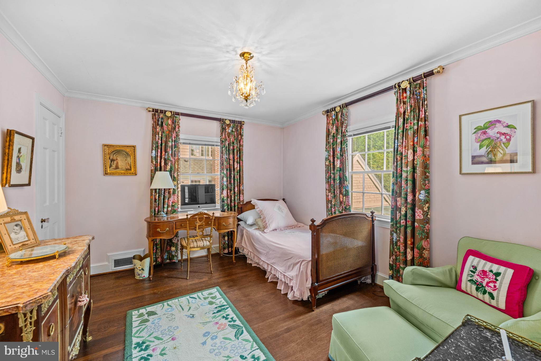 CHEVY CHASE VILLAGE - Residential