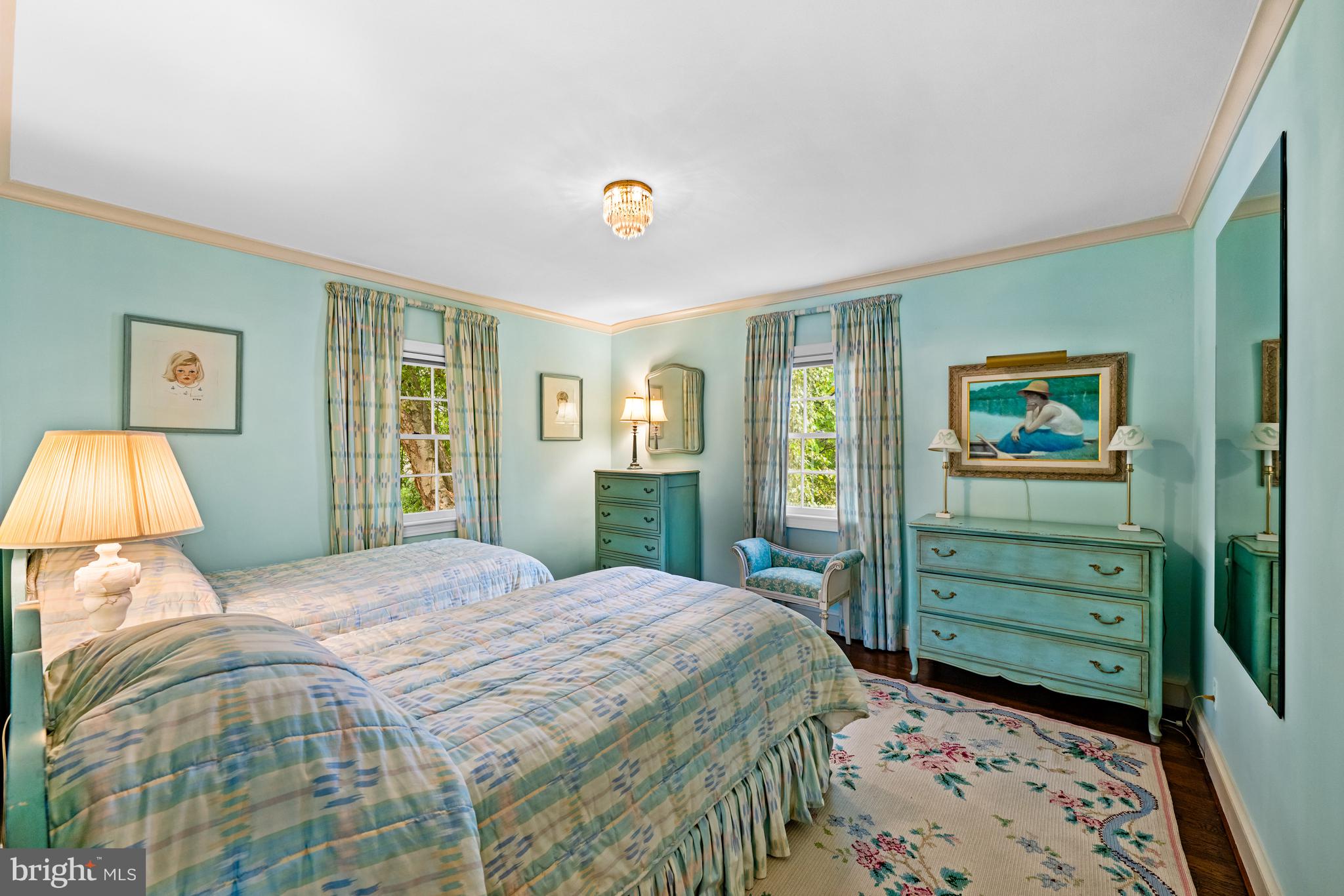 CHEVY CHASE VILLAGE - Residential