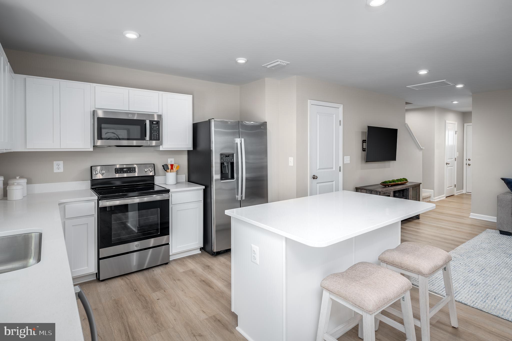 CARDINAL POINTE - Residential