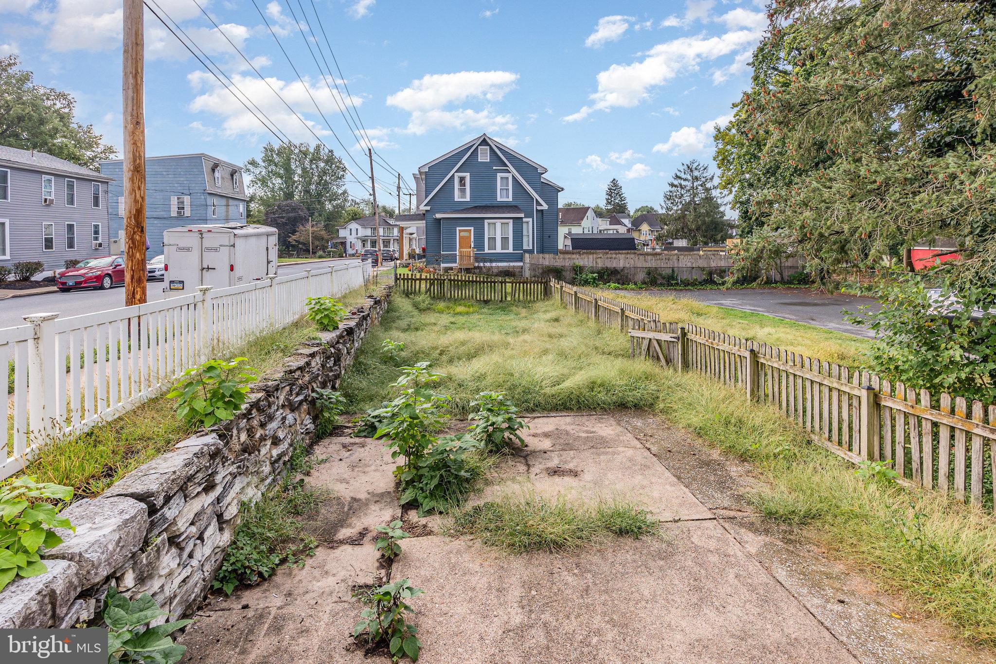 MIDDLETOWN - Residential