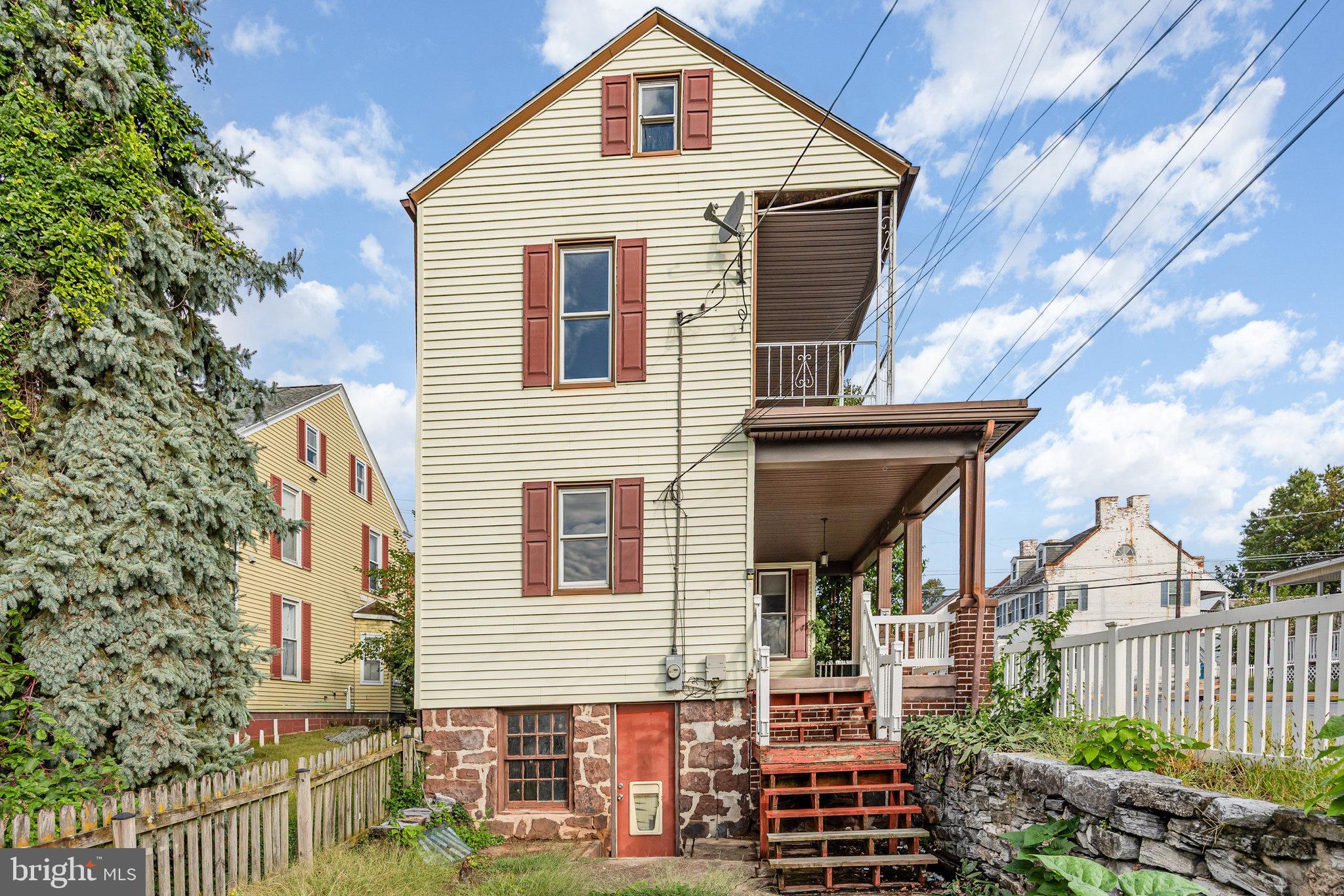 MIDDLETOWN - Residential