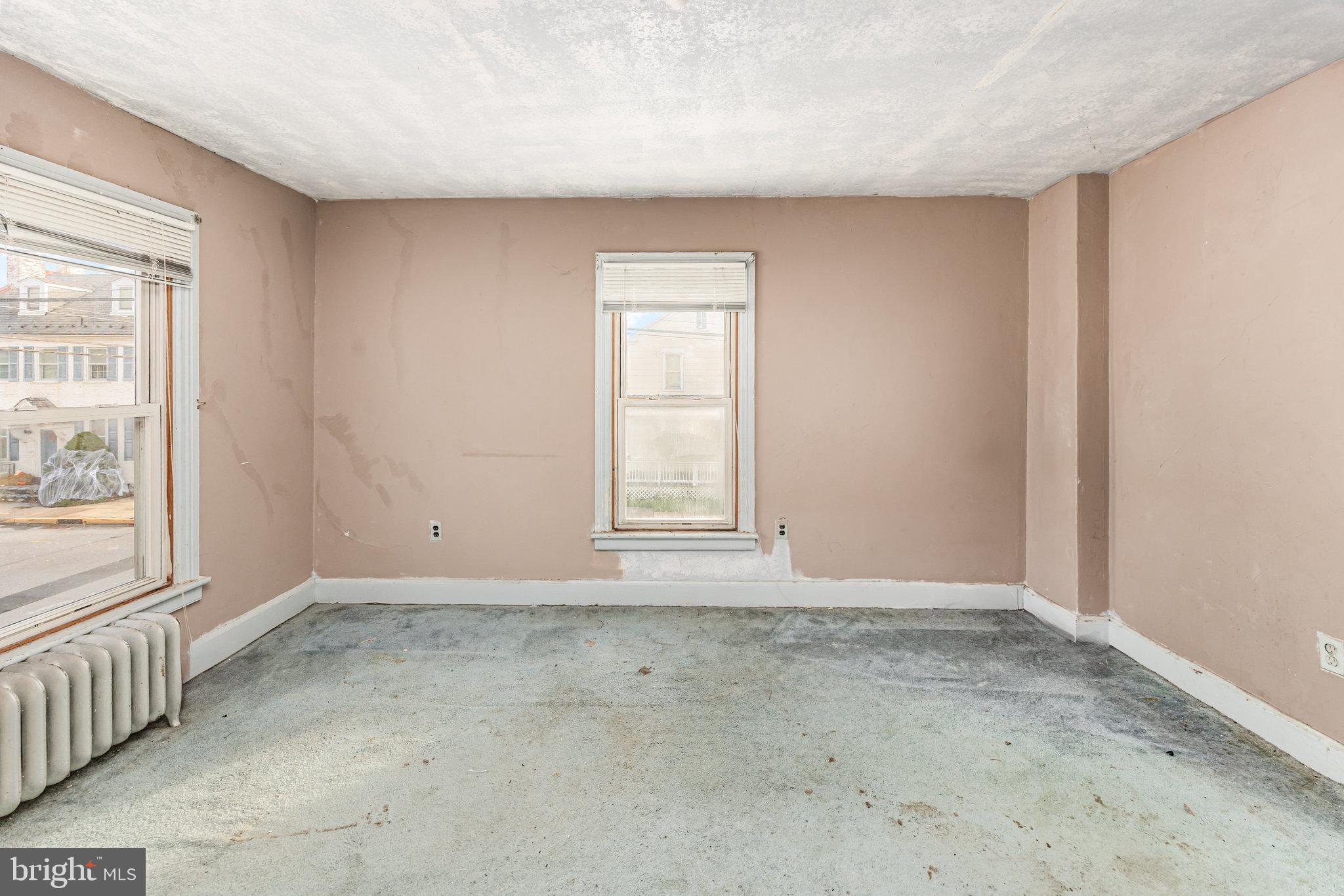 MIDDLETOWN - Residential