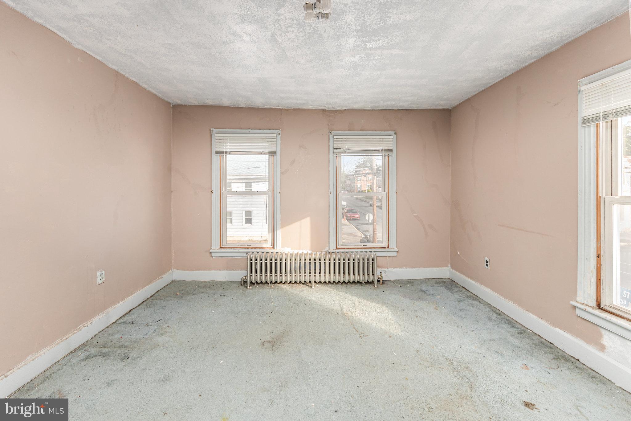 MIDDLETOWN - Residential