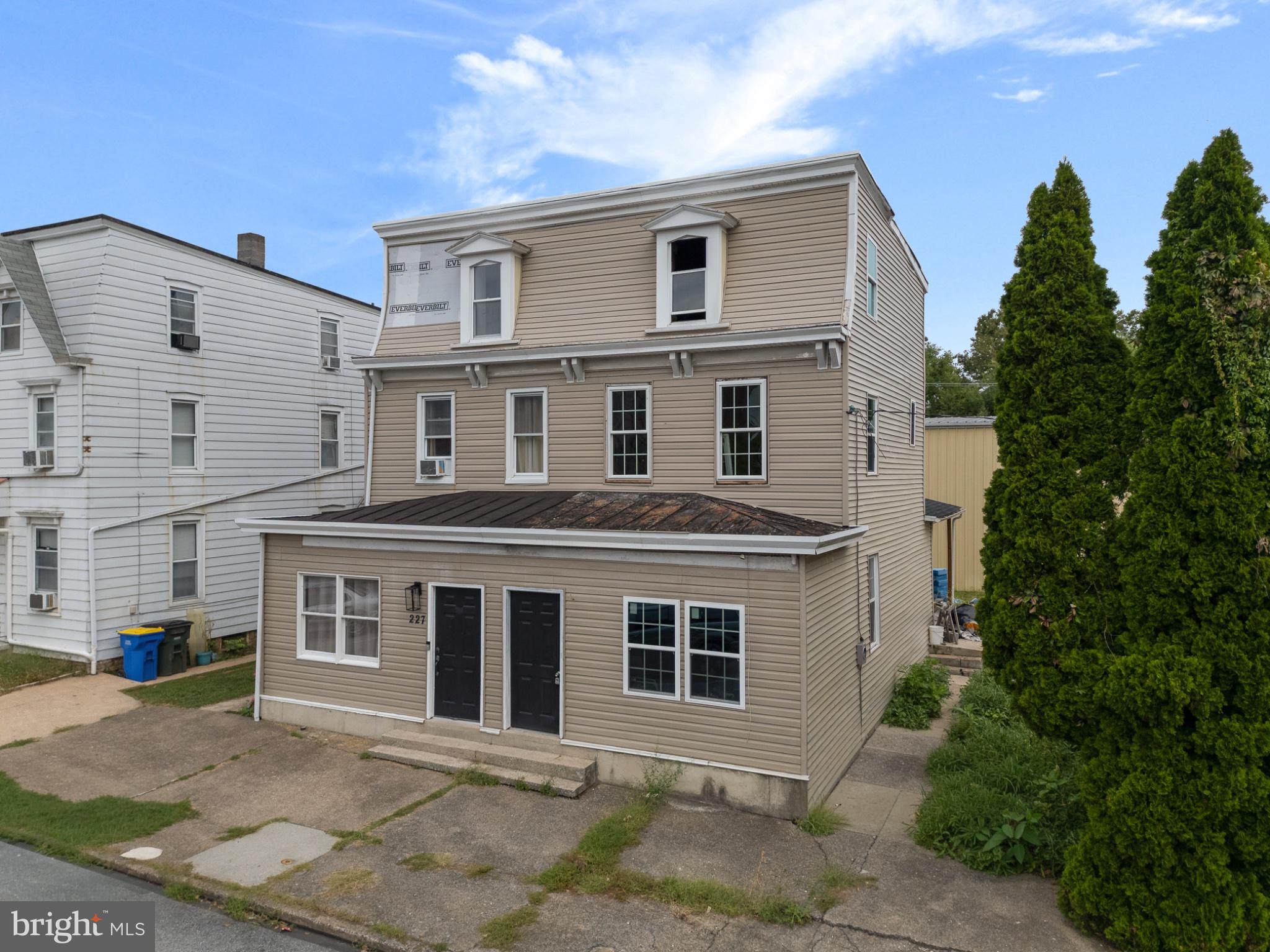 225 MARKET STREET