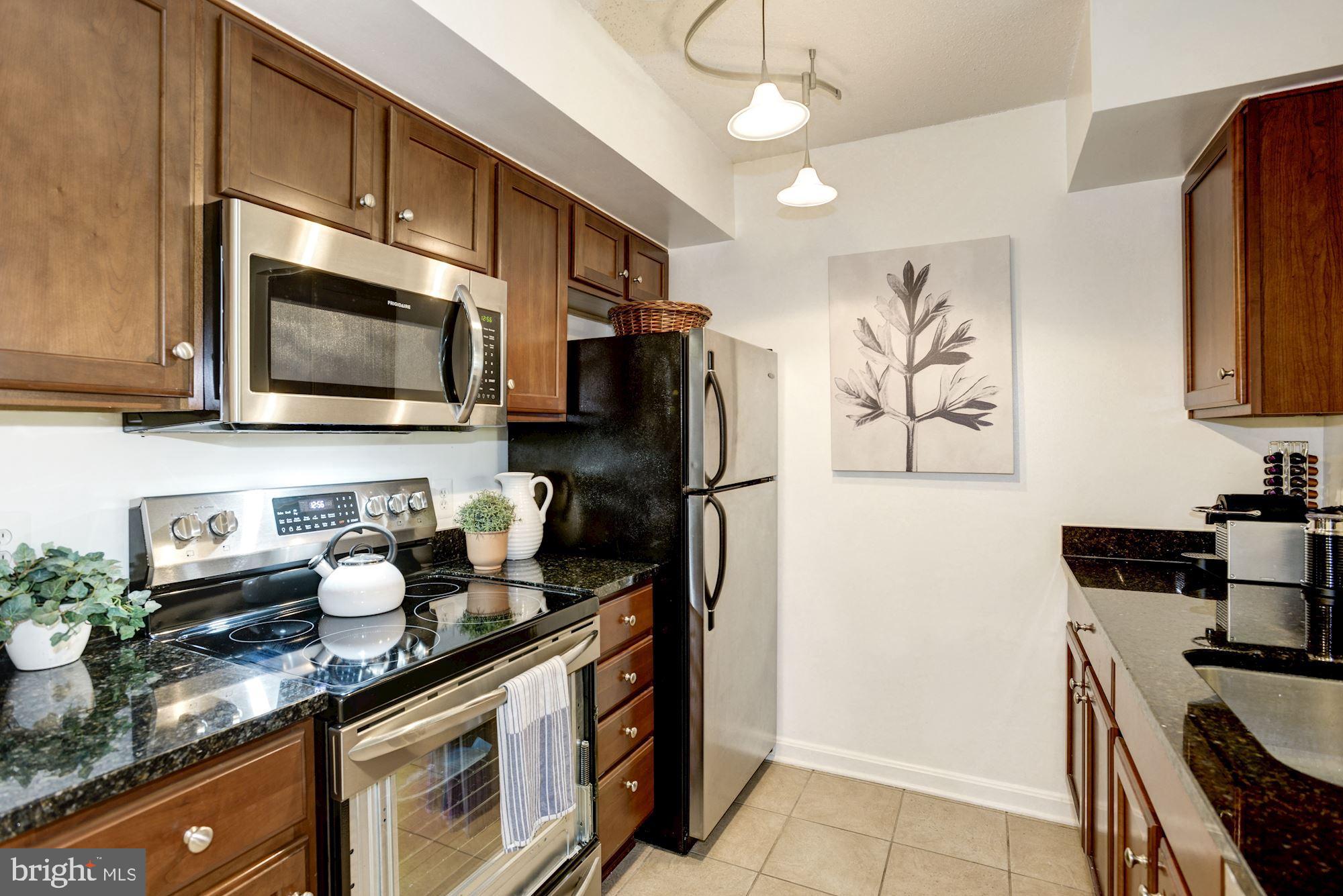 WESTVIEW AT BALLSTON METRO - Residential