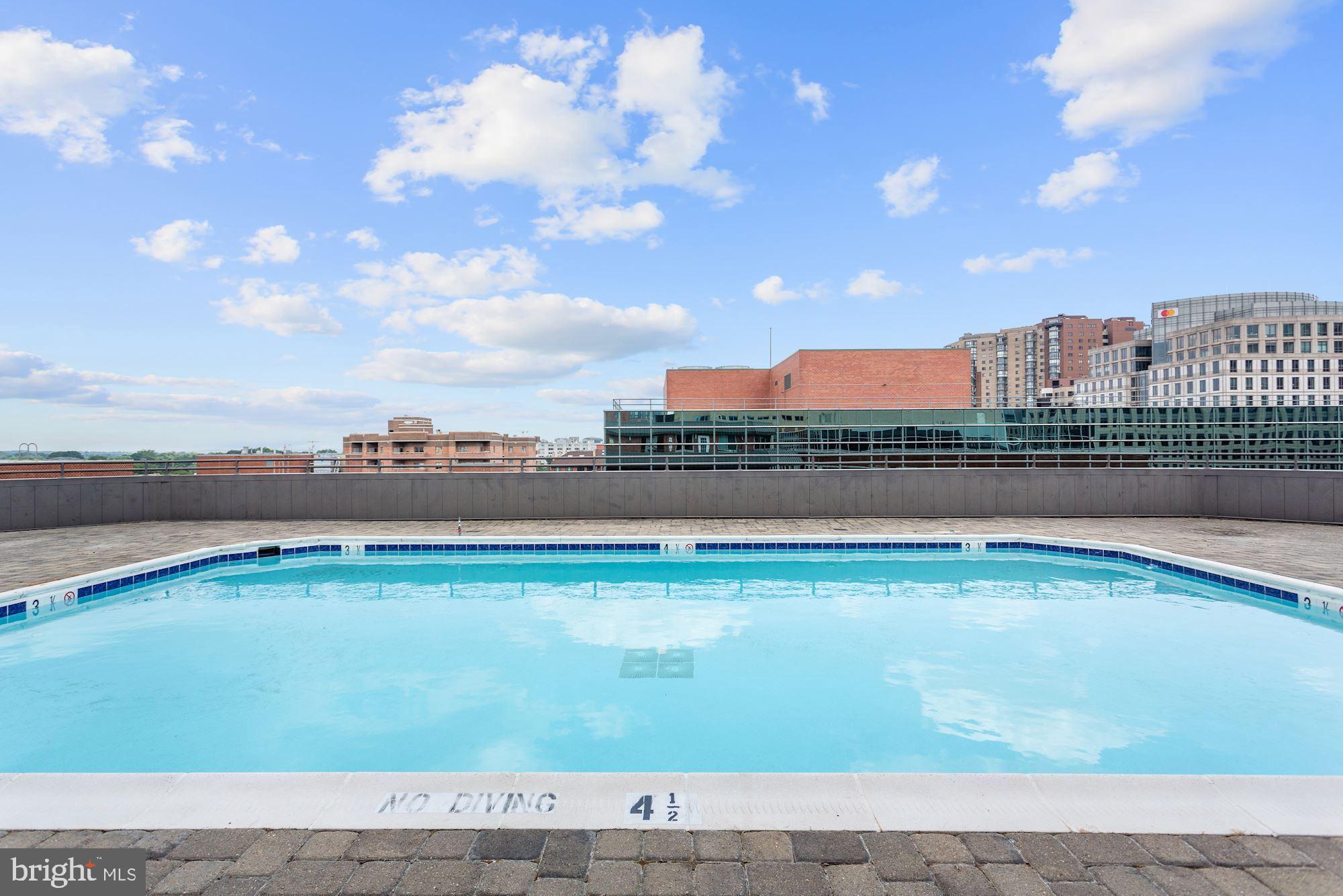 WESTVIEW AT BALLSTON METRO - Residential