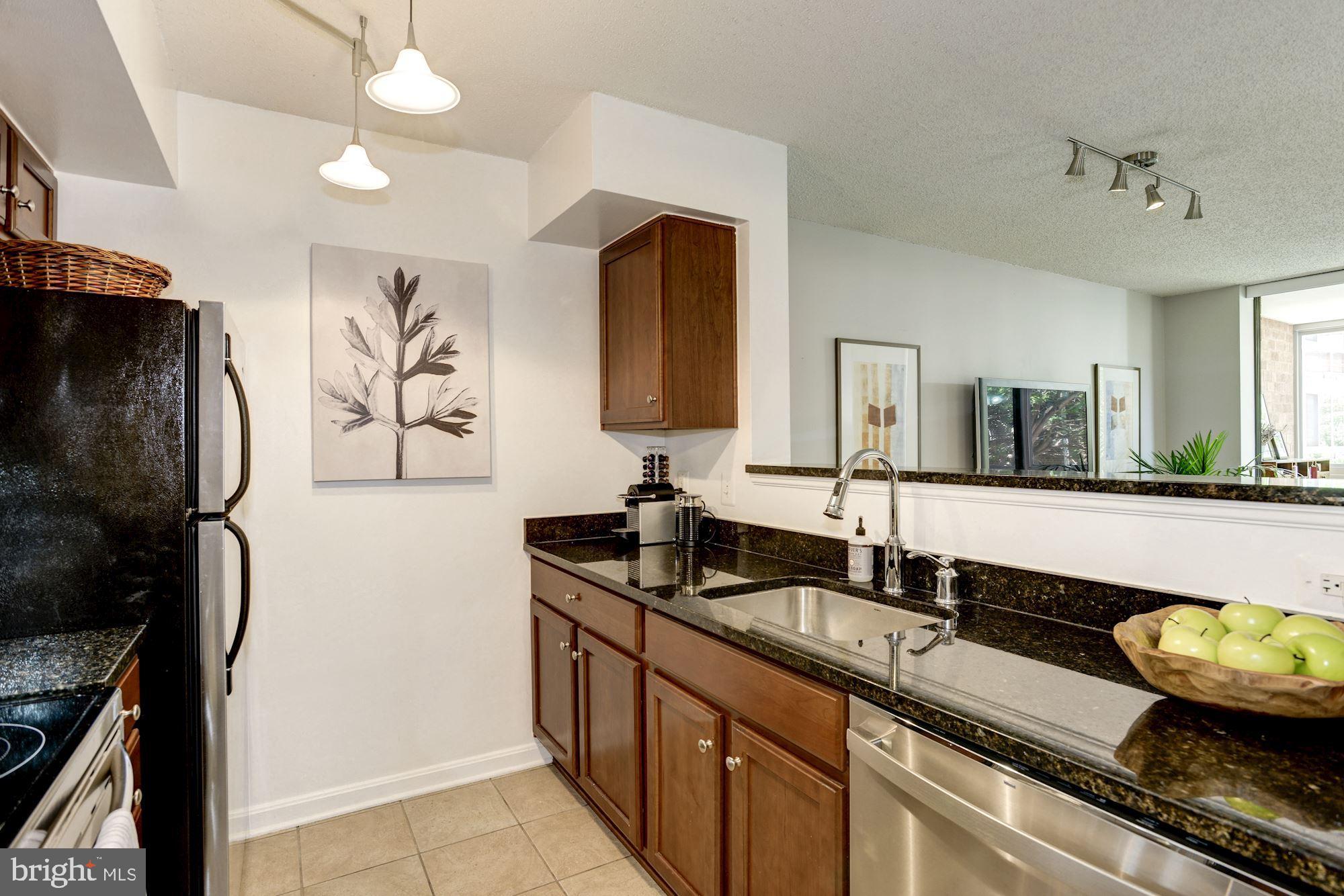 WESTVIEW AT BALLSTON METRO - Residential