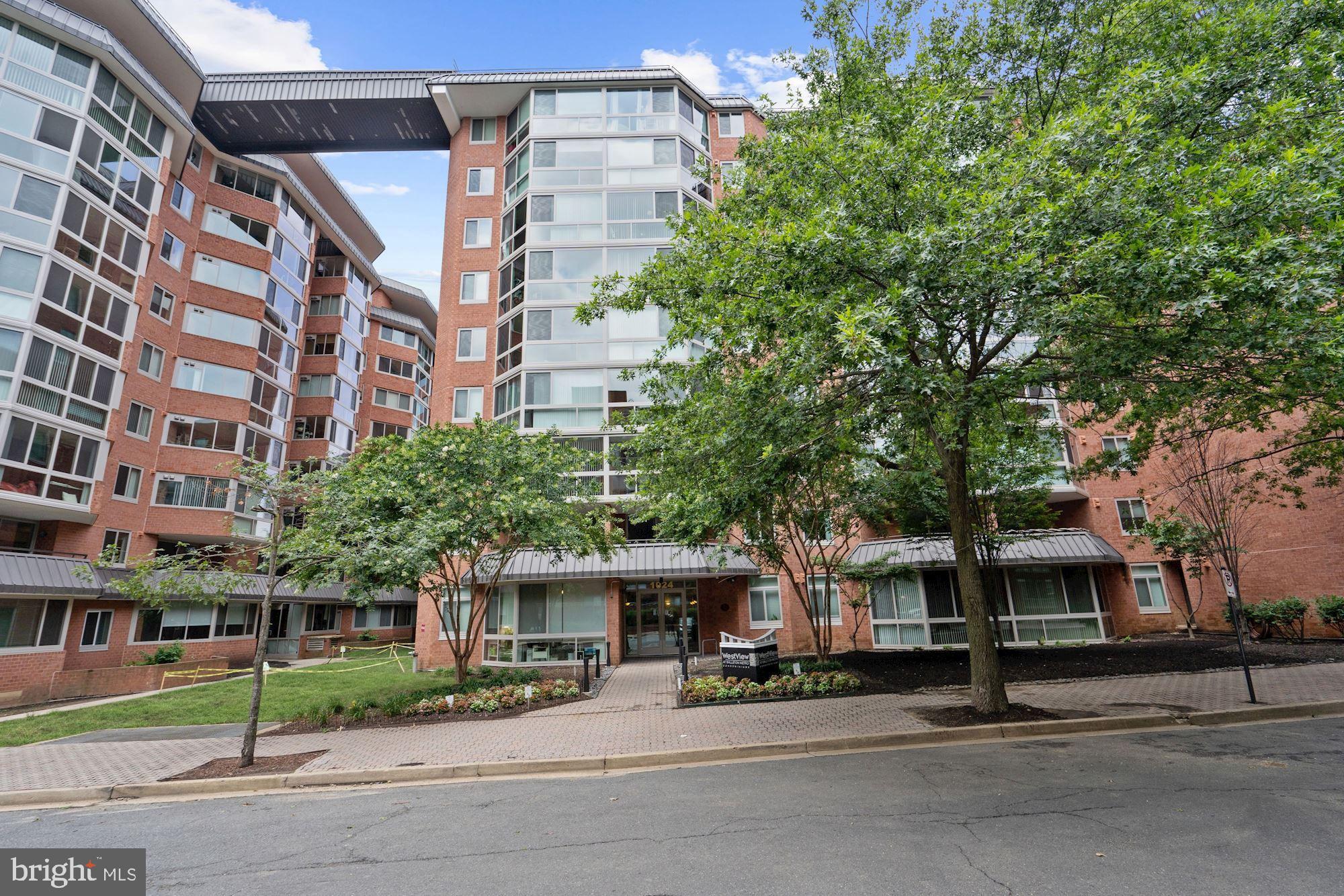 WESTVIEW AT BALLSTON METRO - Residential