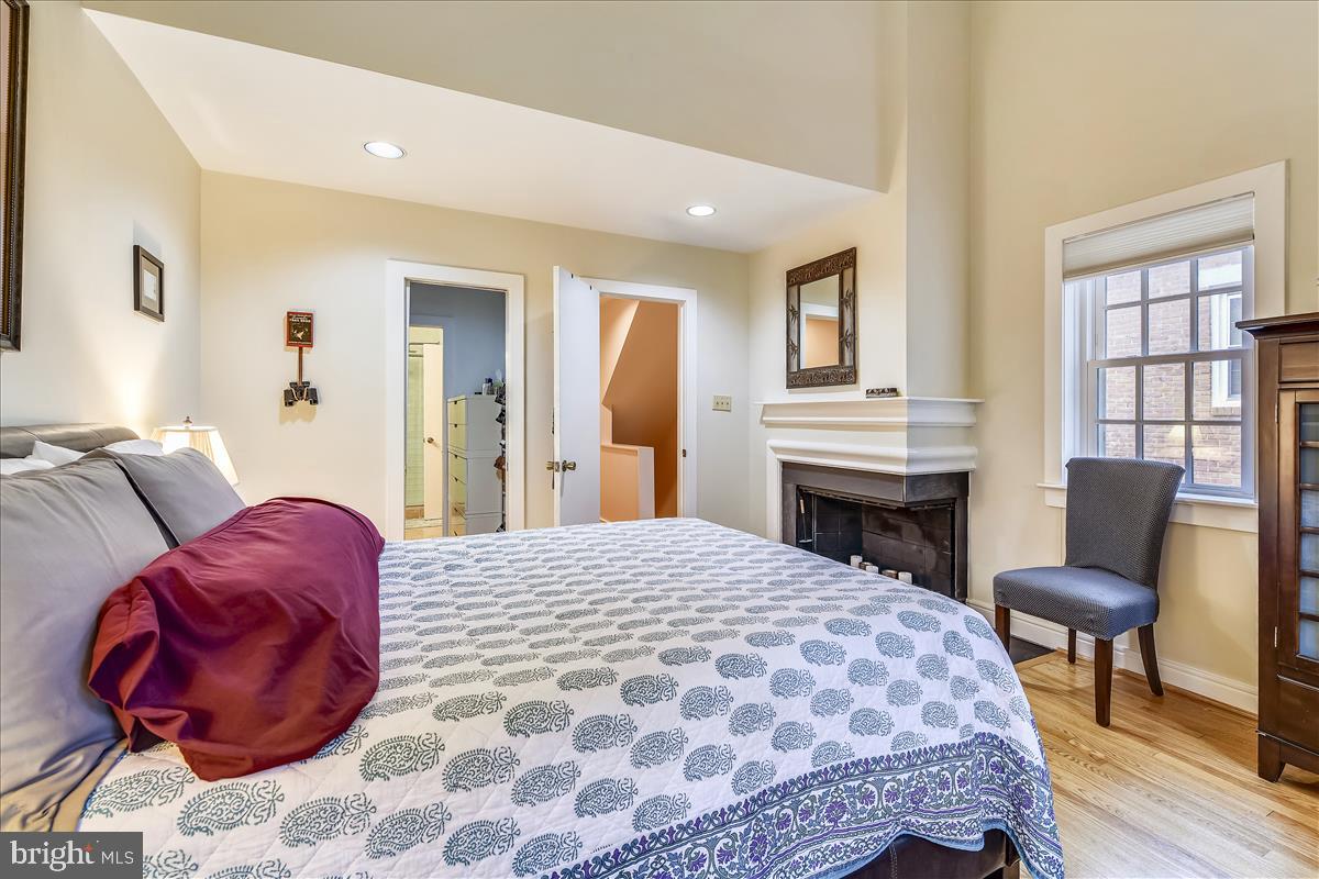 CANAL WAY - Residential Lease