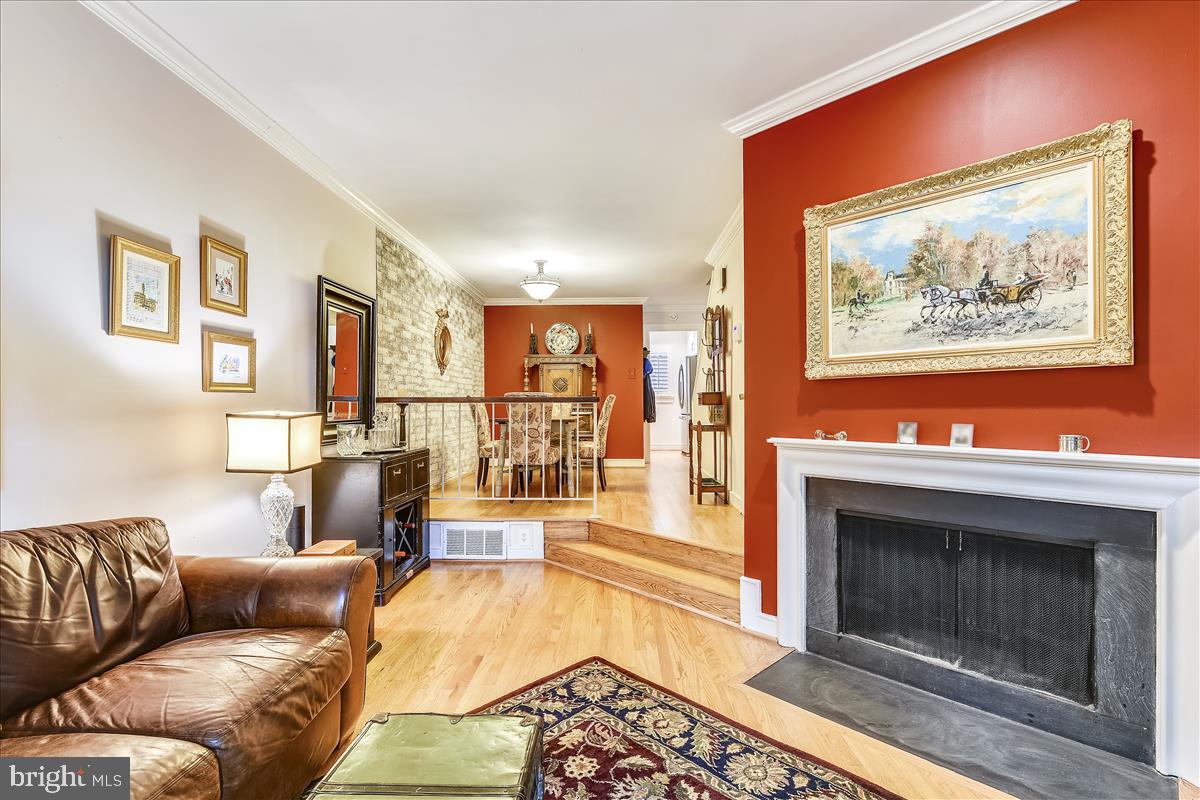 CANAL WAY - Residential Lease