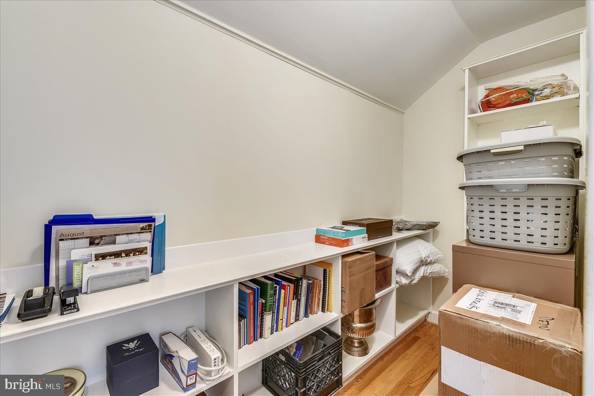 CANAL WAY - Residential Lease