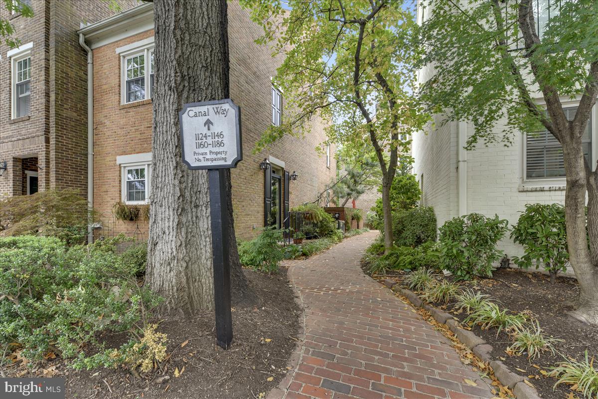 CANAL WAY - Residential Lease