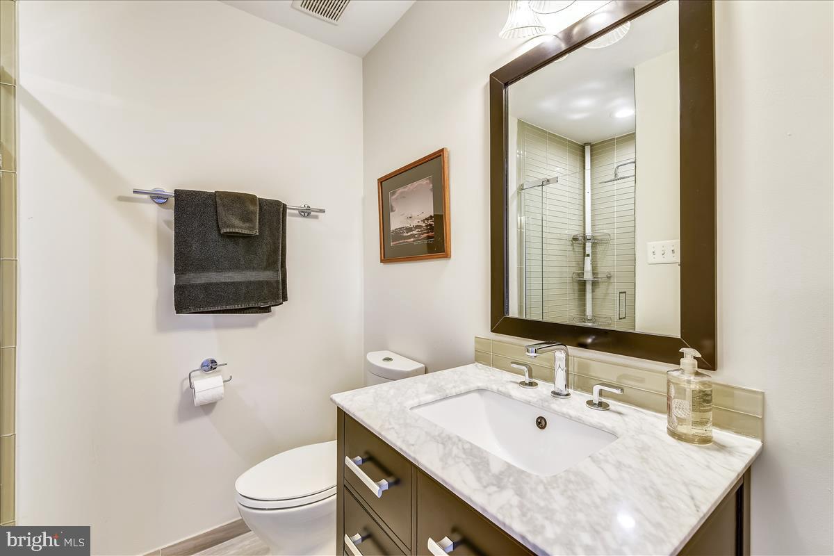 CANAL WAY - Residential Lease