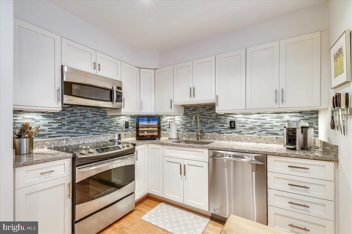 CANAL WAY - Residential Lease