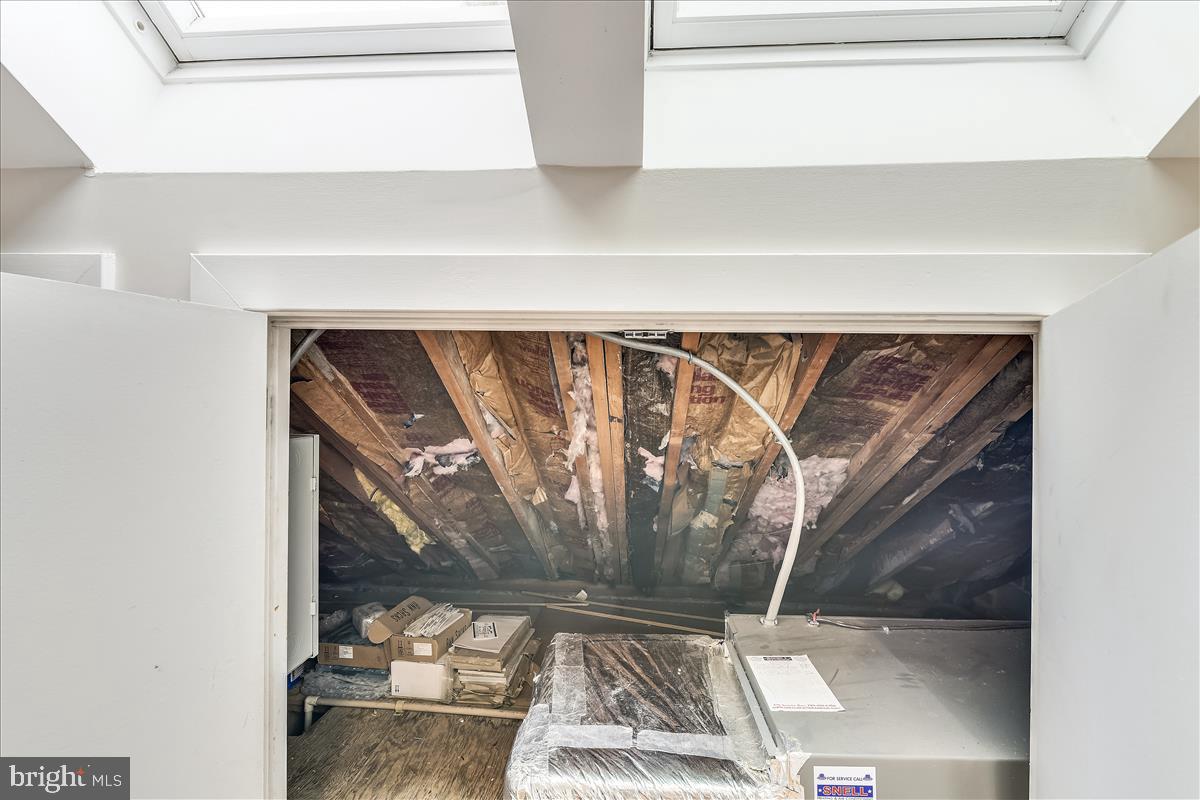 CANAL WAY - Residential Lease