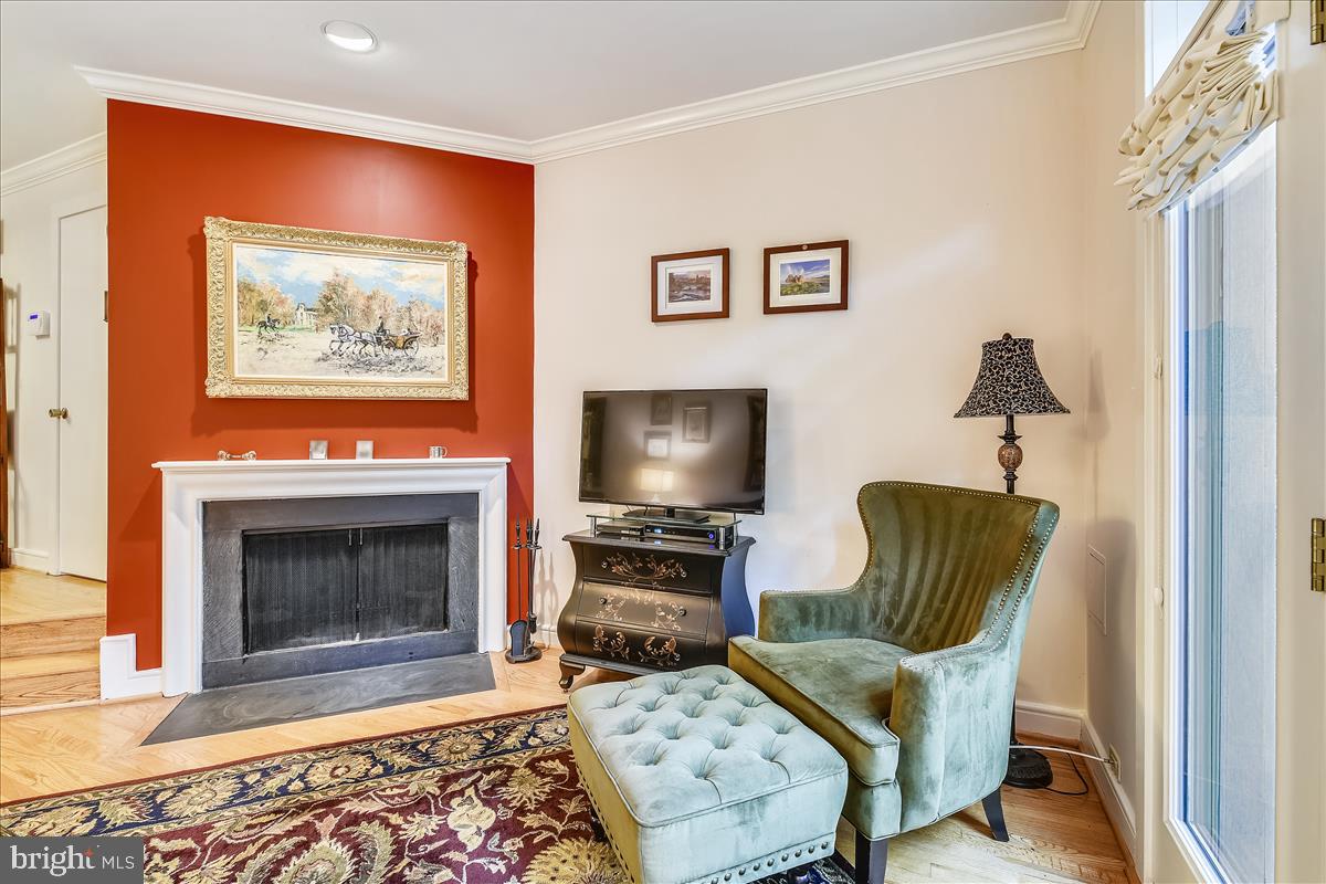 CANAL WAY - Residential Lease