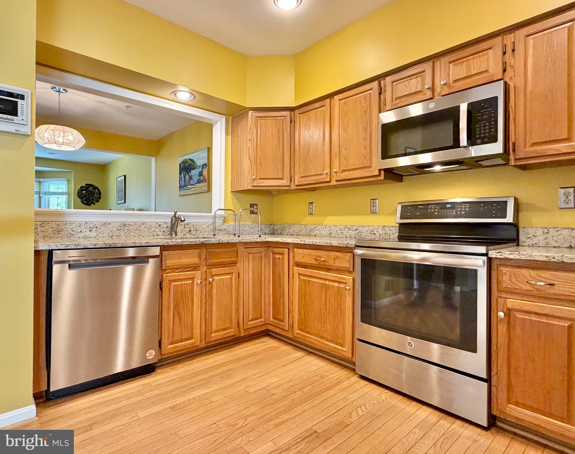 WHITLEY PARK CONDOMINIUM - Residential