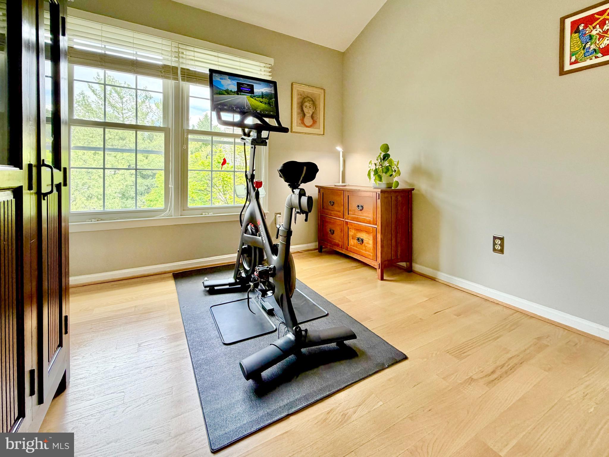 WHITLEY PARK CONDOMINIUM - Residential