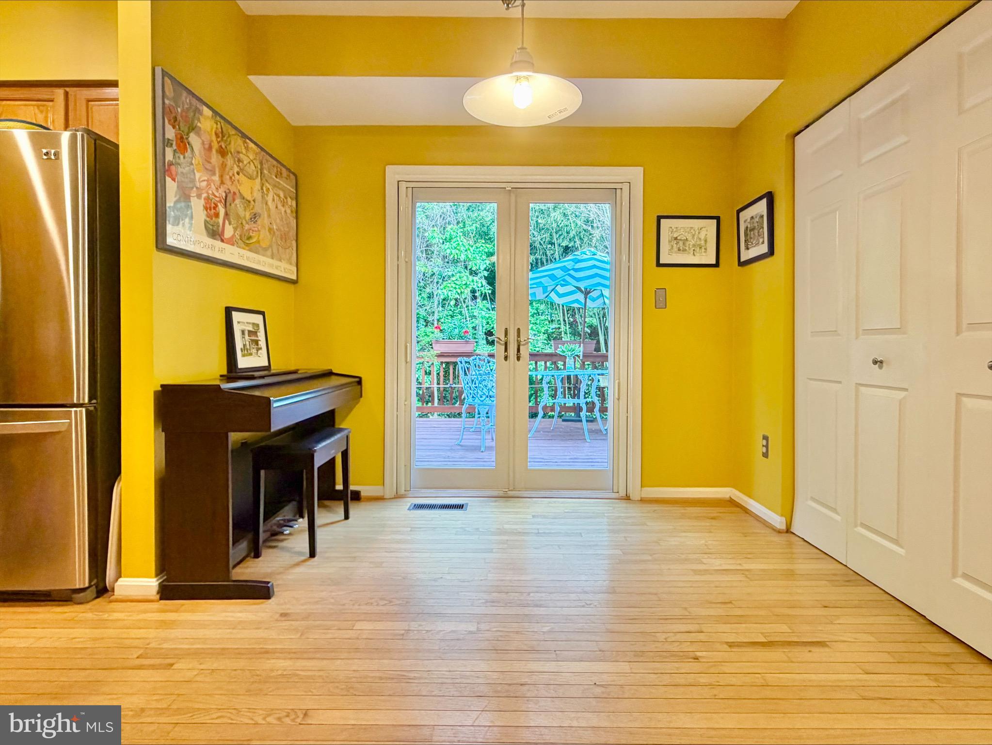 WHITLEY PARK CONDOMINIUM - Residential