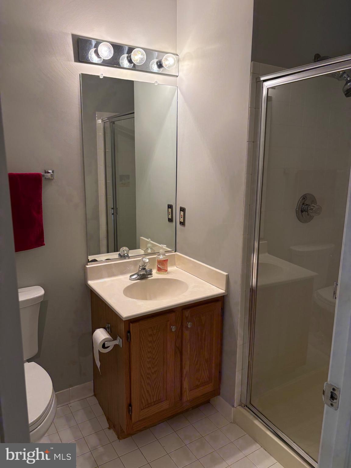 WHITLEY PARK CONDOMINIUM - Residential
