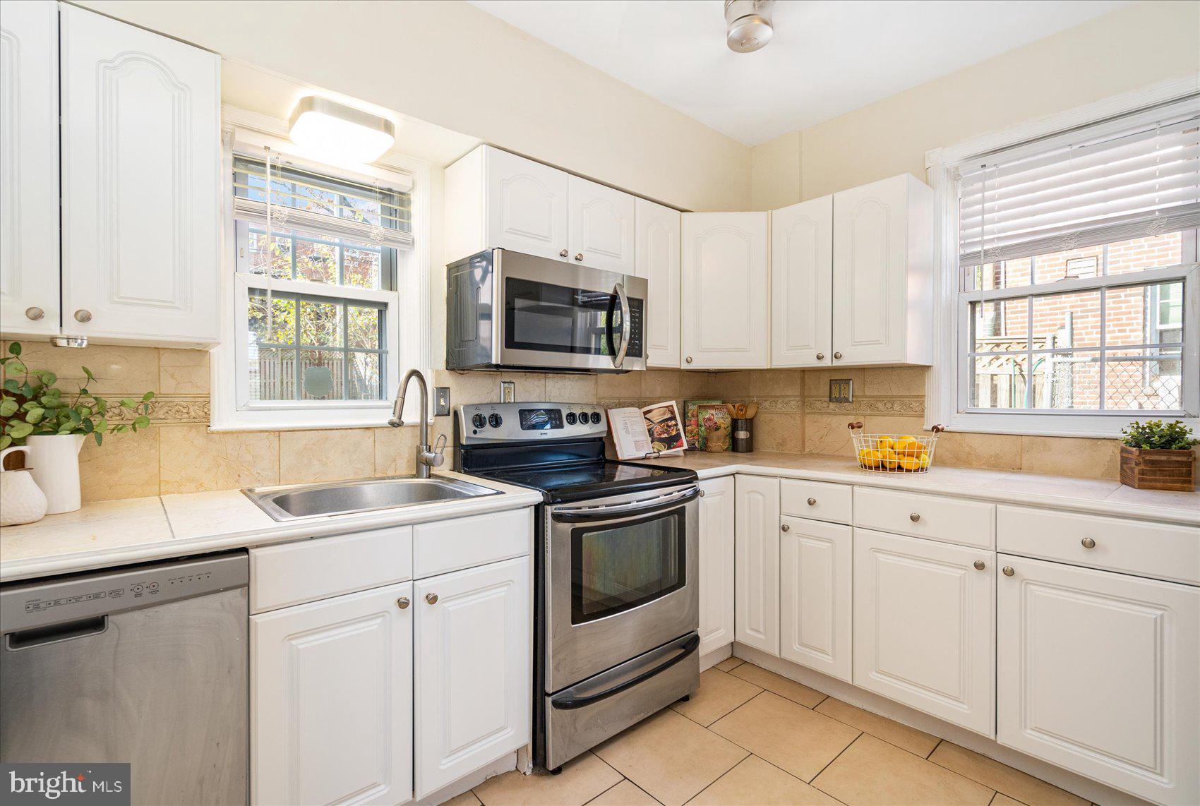 BELVEDERE SQUARE - Residential