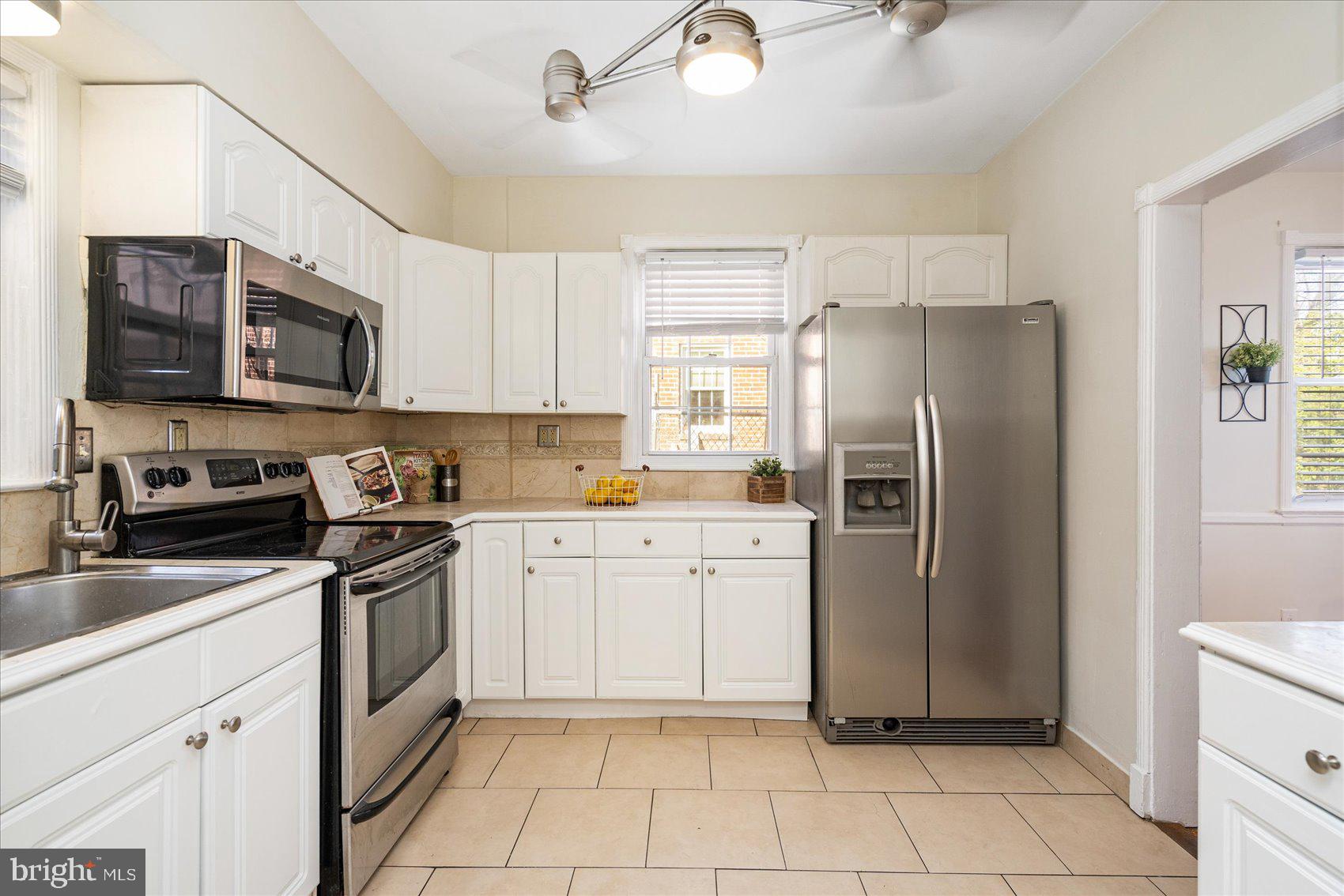 BELVEDERE SQUARE - Residential