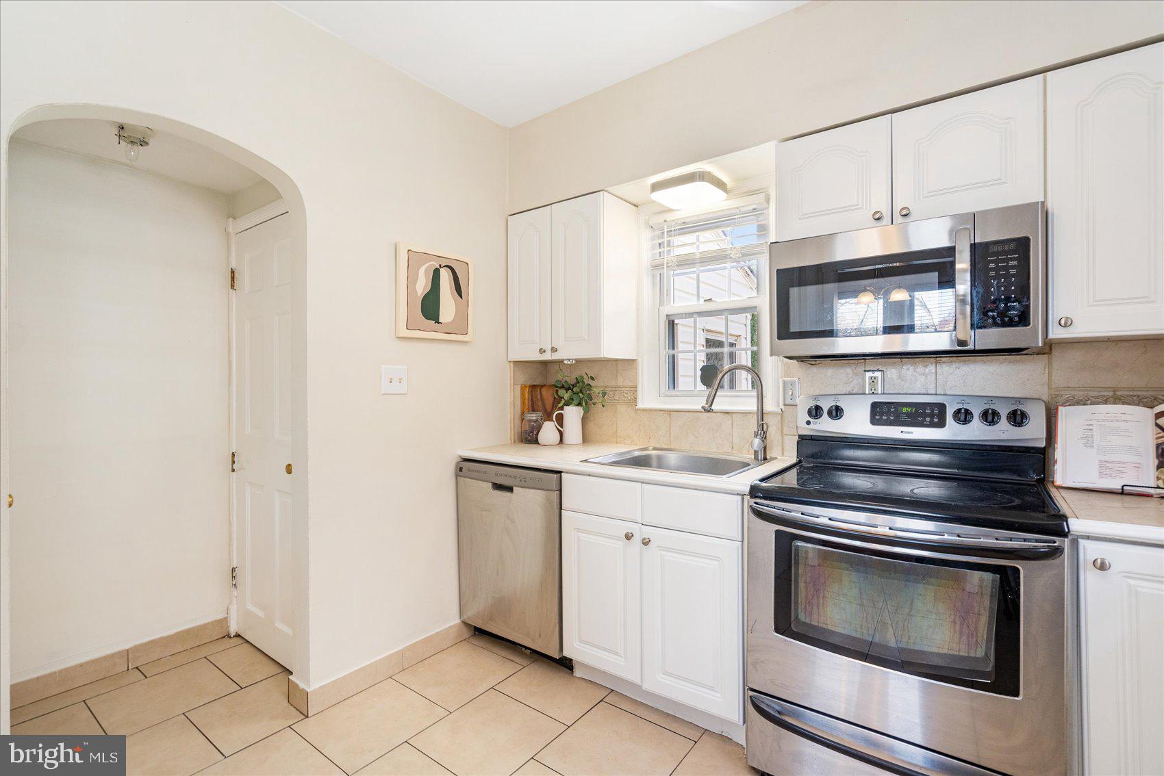 BELVEDERE SQUARE - Residential