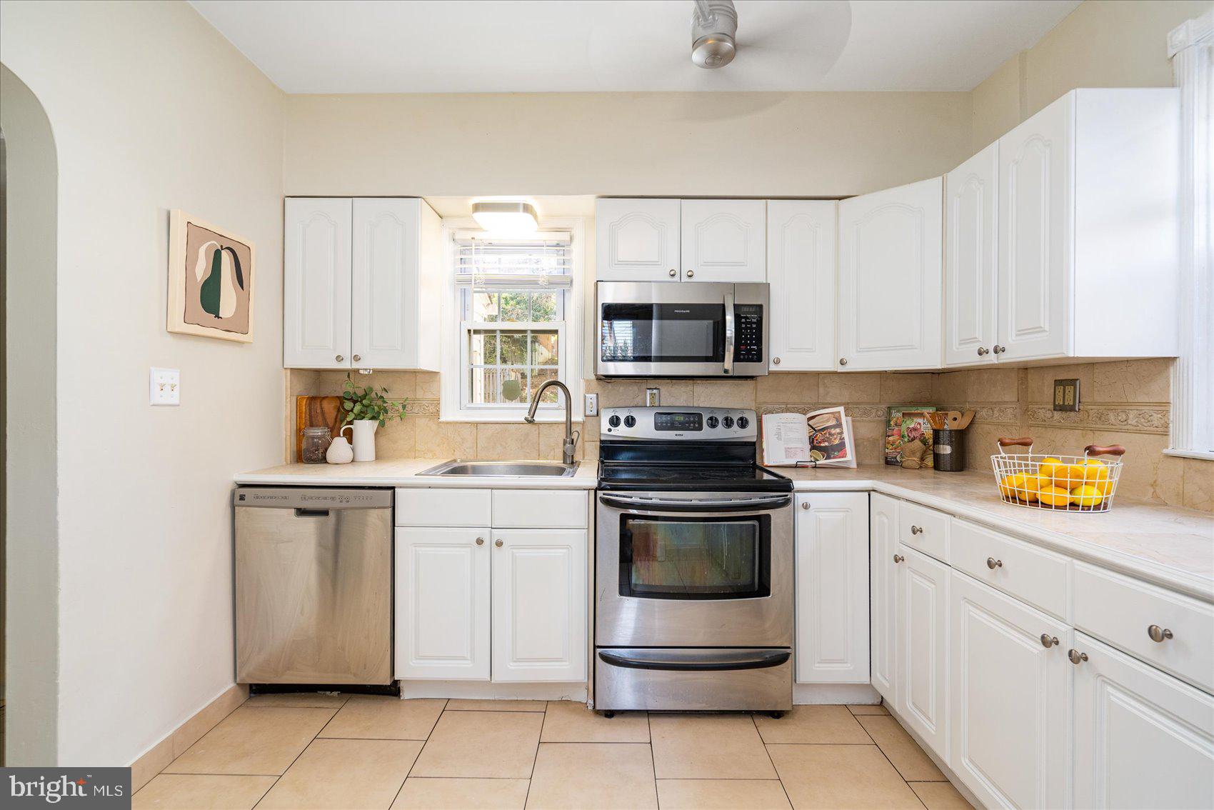 BELVEDERE SQUARE - Residential