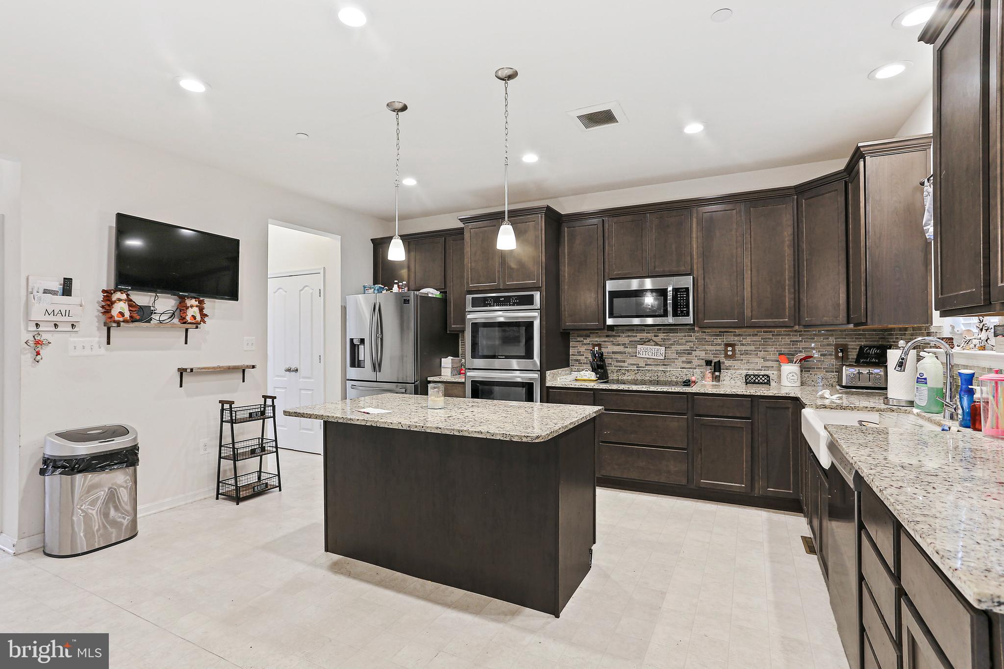 MEADOWBROOK - Residential