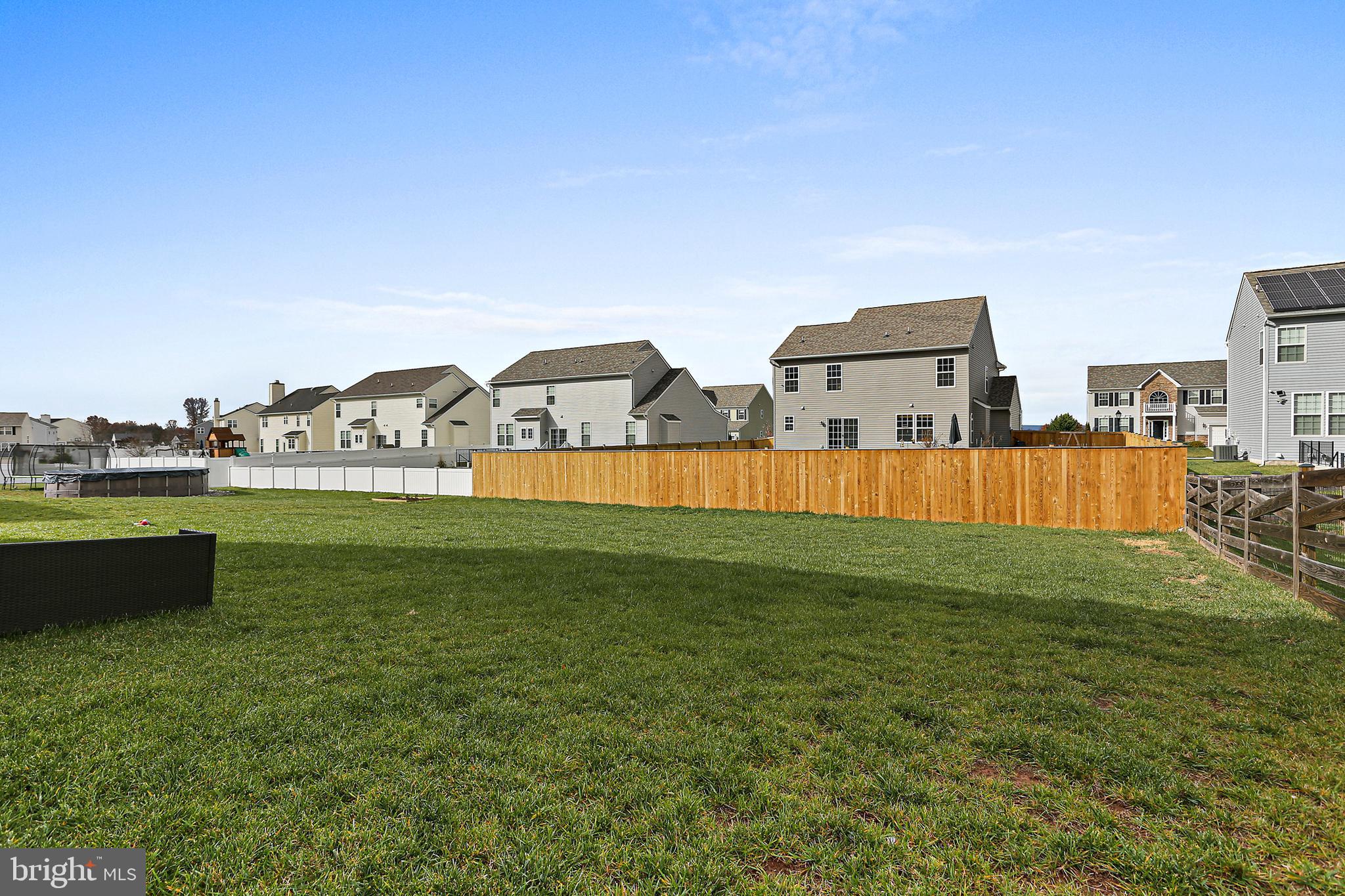 MEADOWBROOK - Residential