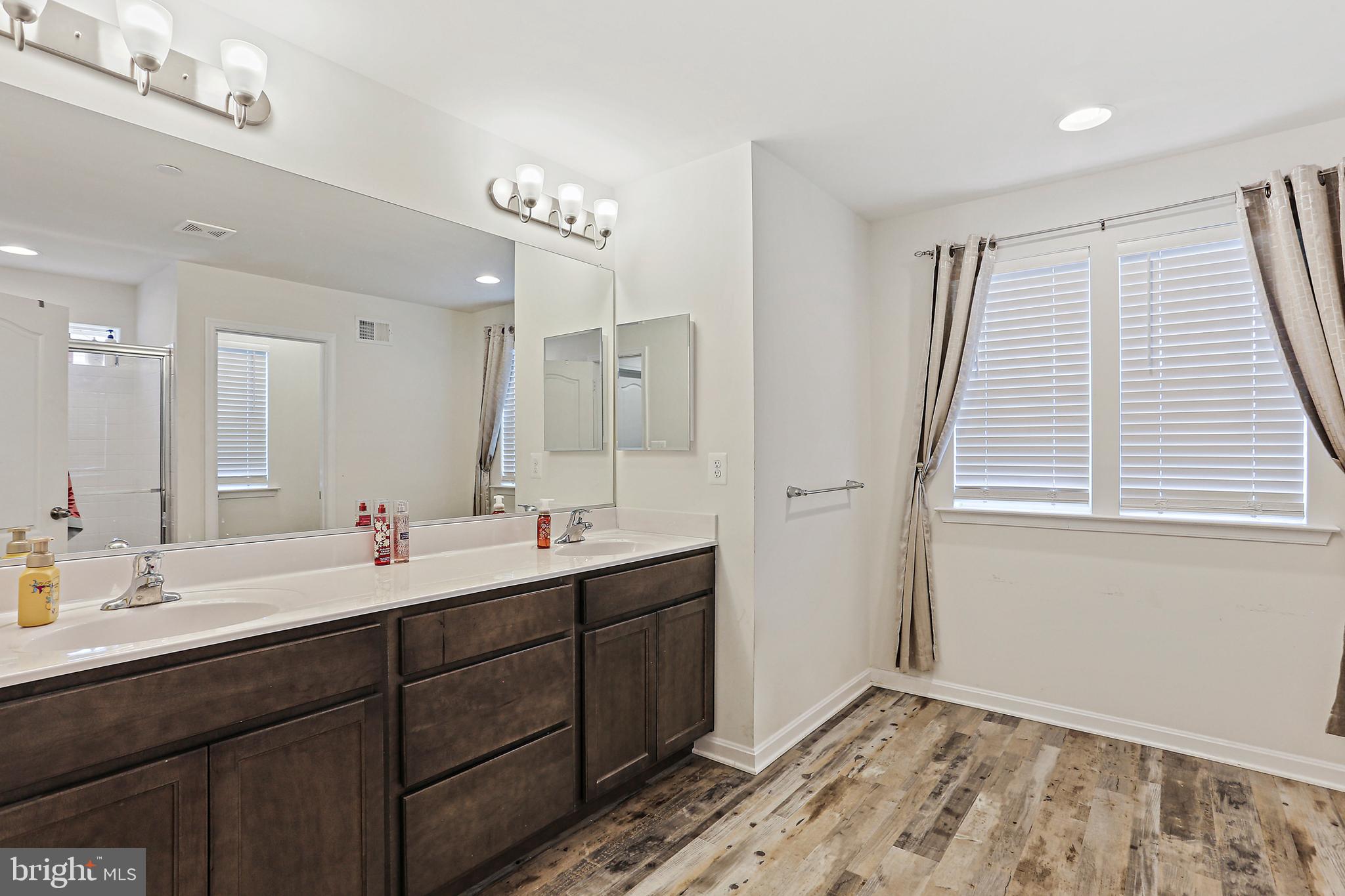 MEADOWBROOK - Residential