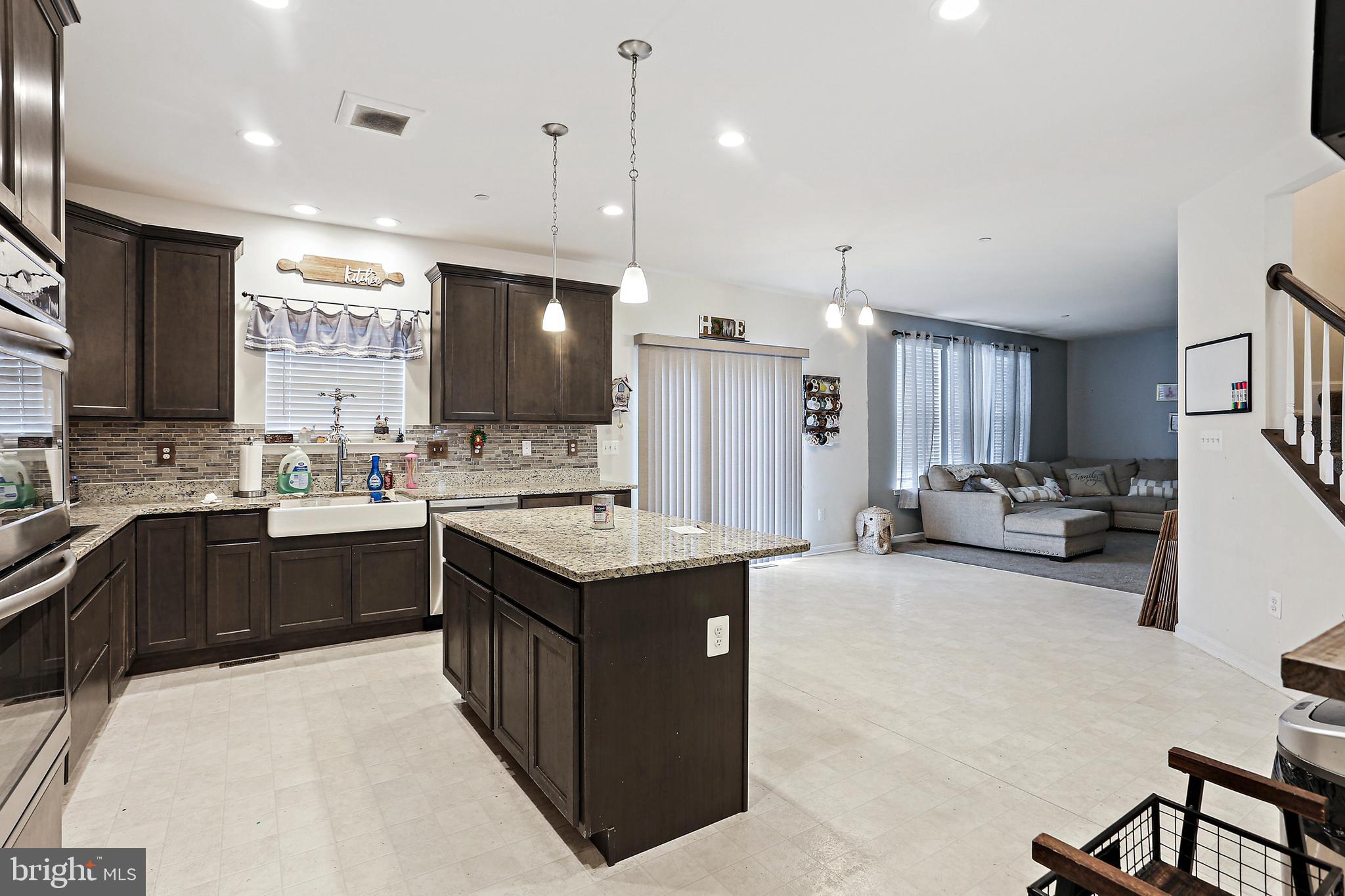 MEADOWBROOK - Residential