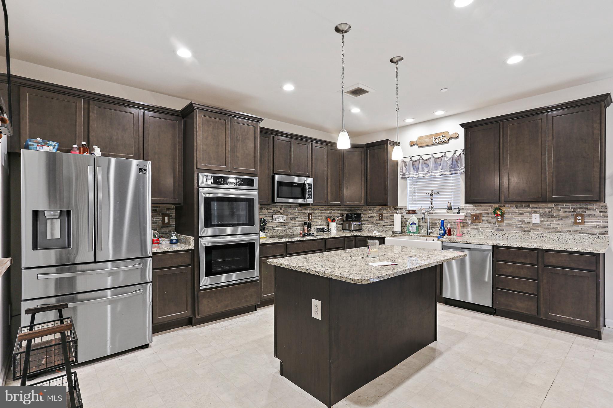 MEADOWBROOK - Residential