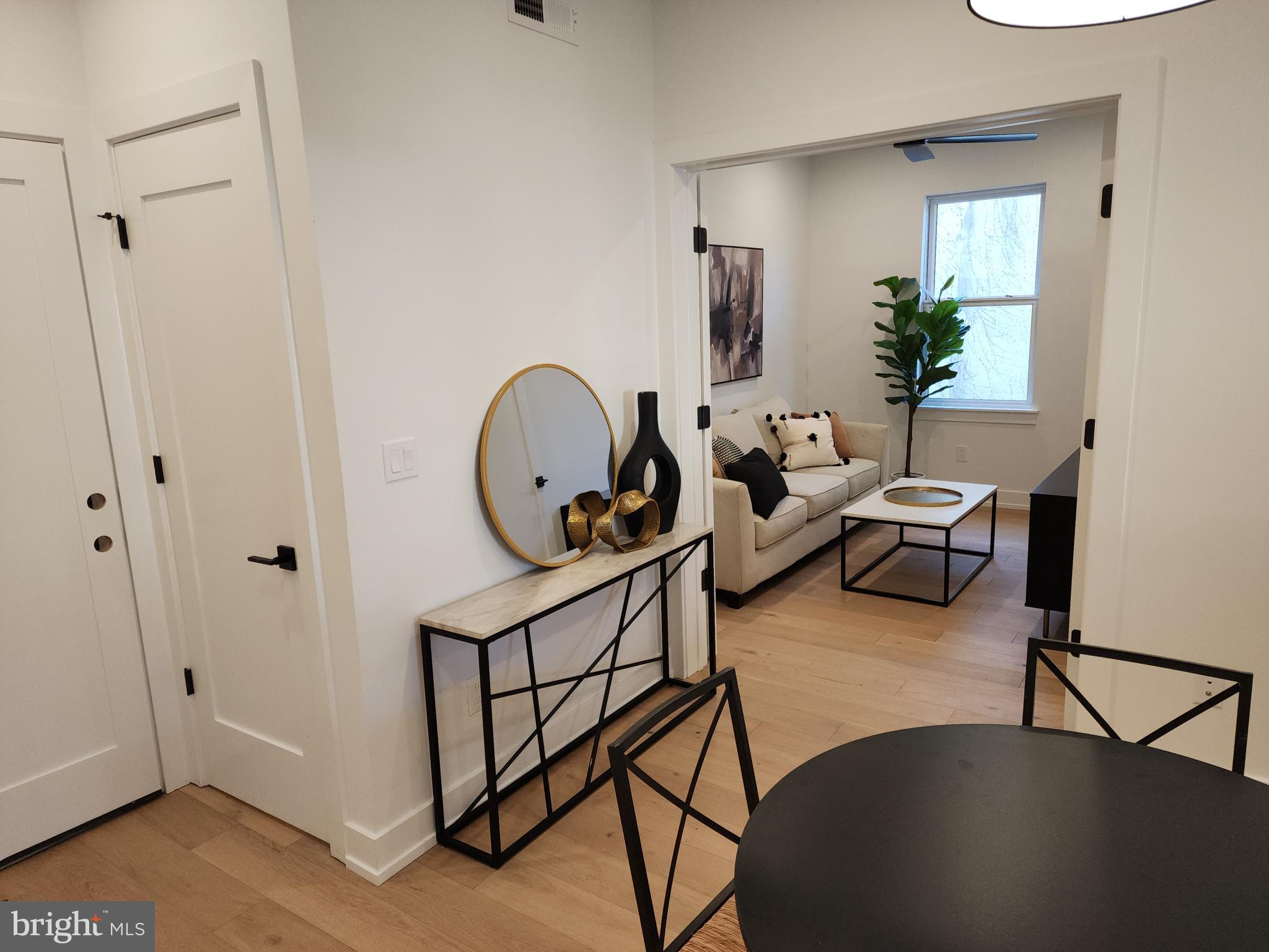 CHESTNUT HILL - Residential