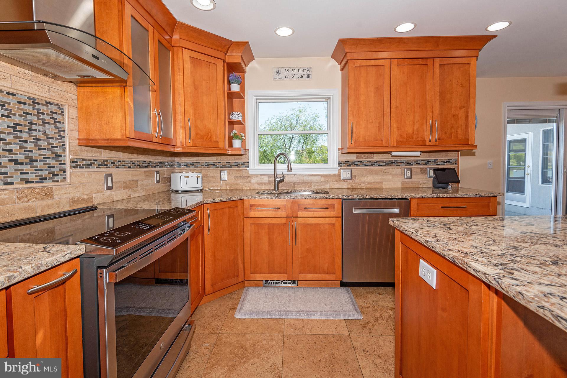 CLAIBORNES LANDING - Residential