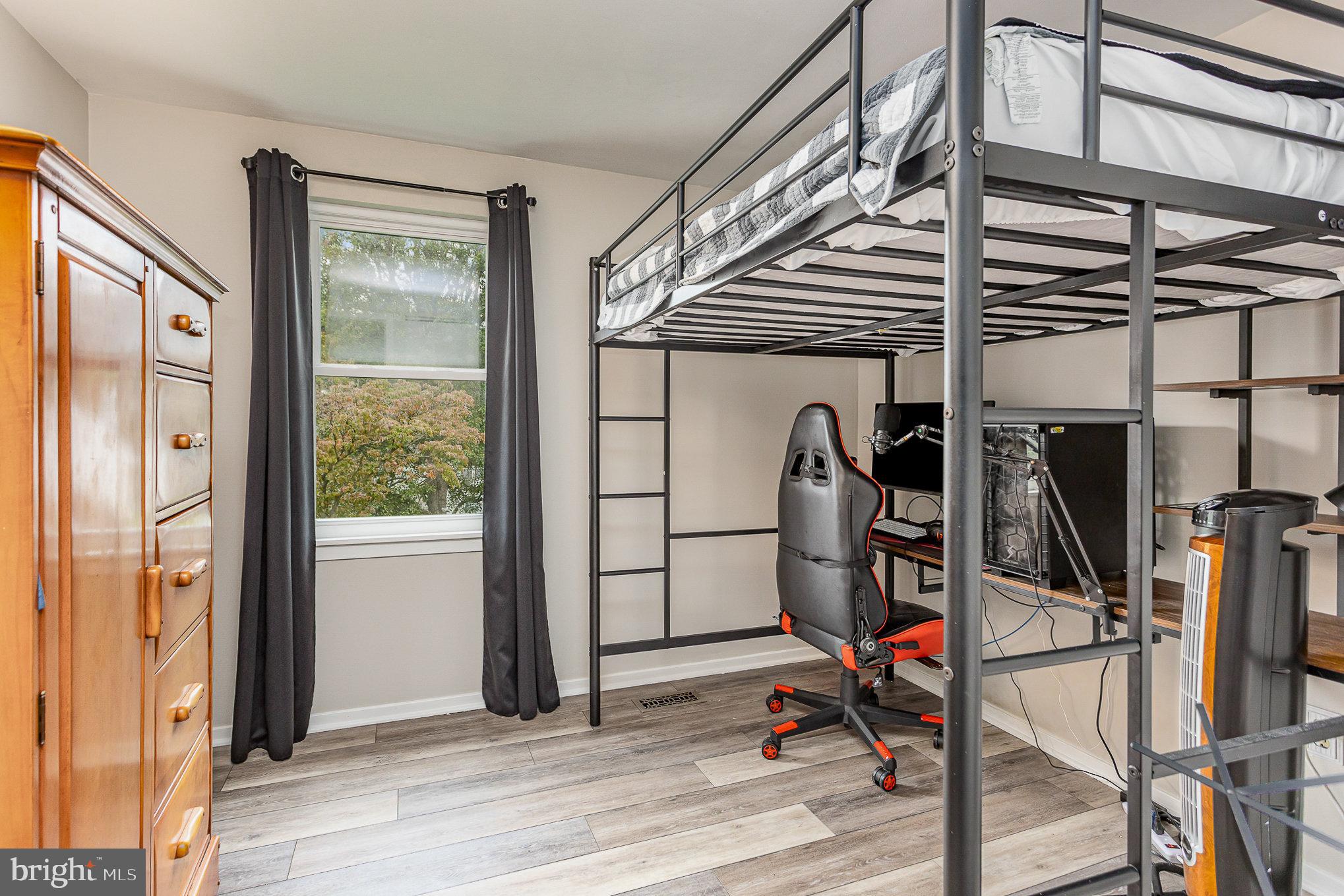 PINEDALE WOODS - Residential